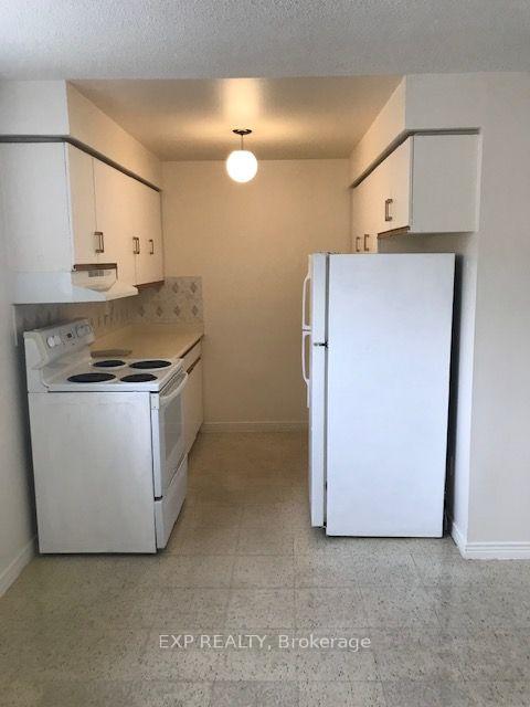 Photo 4 of Unit 8, 520 Bloor Street E, Oshawa, Lakeview — HOMEH