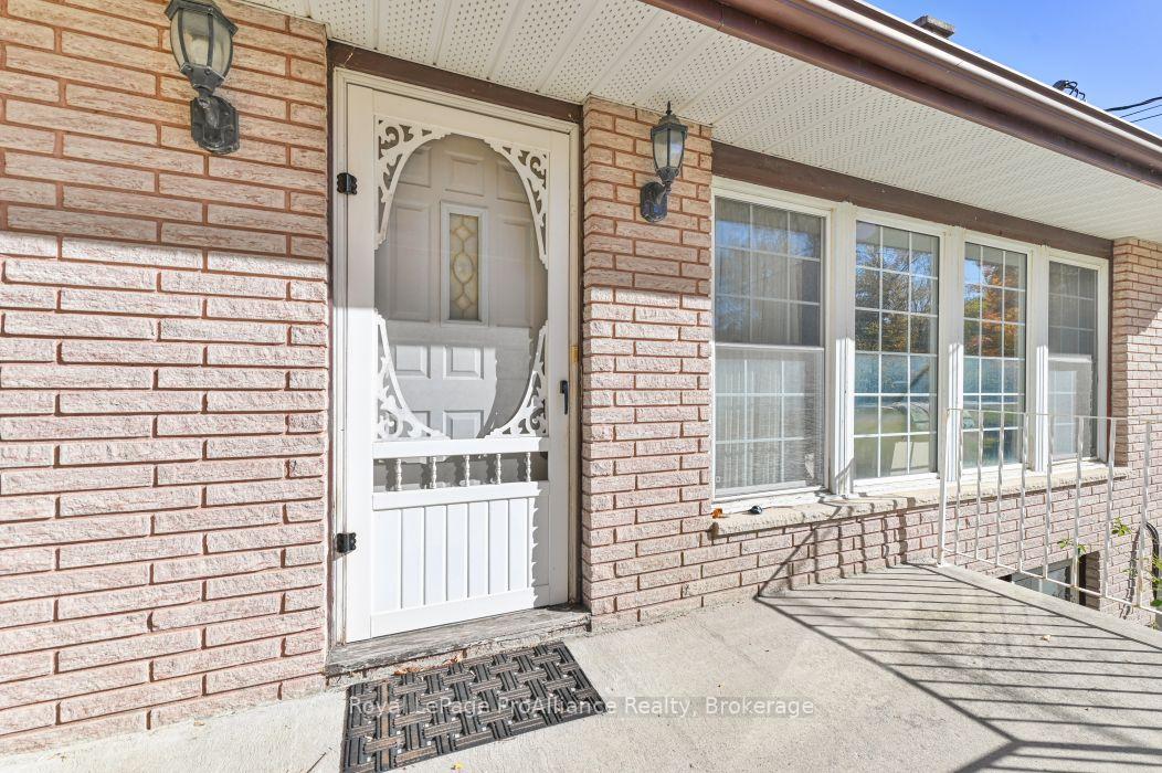 Photo 5 of 218541 Loyalist Parkway, Quinte West, Murray Ward — HOMEH