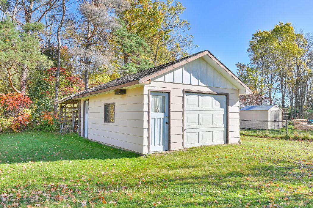 Photo 6 of 218541 Loyalist Parkway, Quinte West, Murray Ward — HOMEH