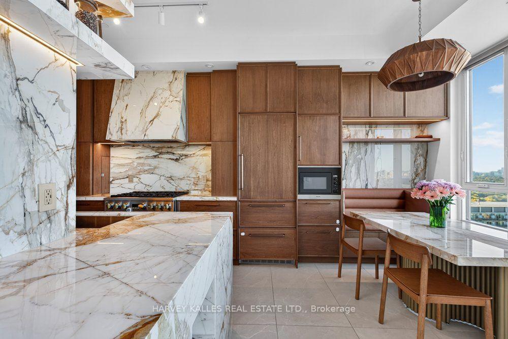 Photo 7 of Unit PH01, 1928 Lakeshore Boulevard W, Toronto, South Parkdale — HOMEH