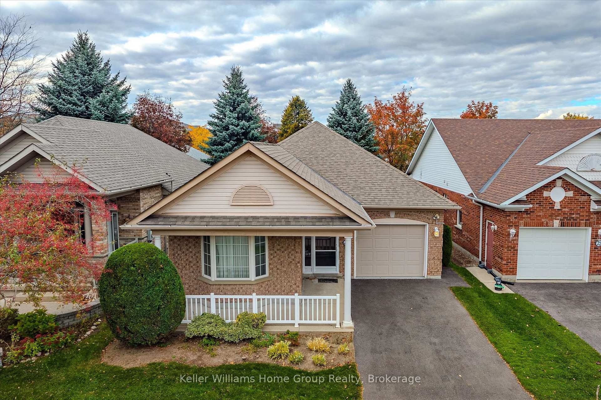 Photo 2 of 20 Beechlawn Boulevard, Guelph, Village By The Arboretum — HOMEH