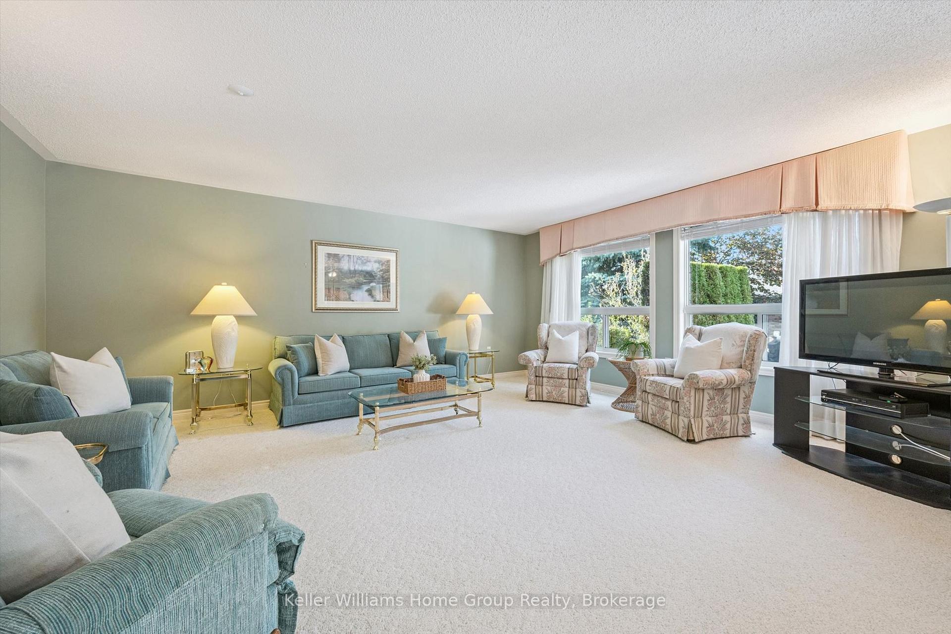 Photo 10 of 20 Beechlawn Boulevard, Guelph, Village By The Arboretum — HOMEH