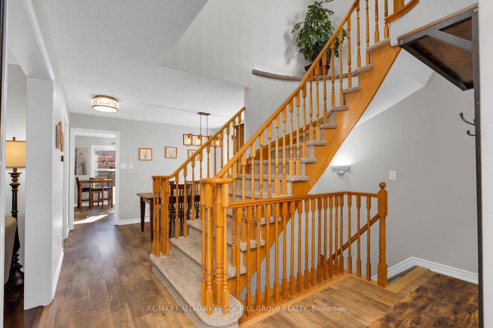 Photo 6 of 95 Madelaine Drive, Barrie, Painswick South — HOMEH