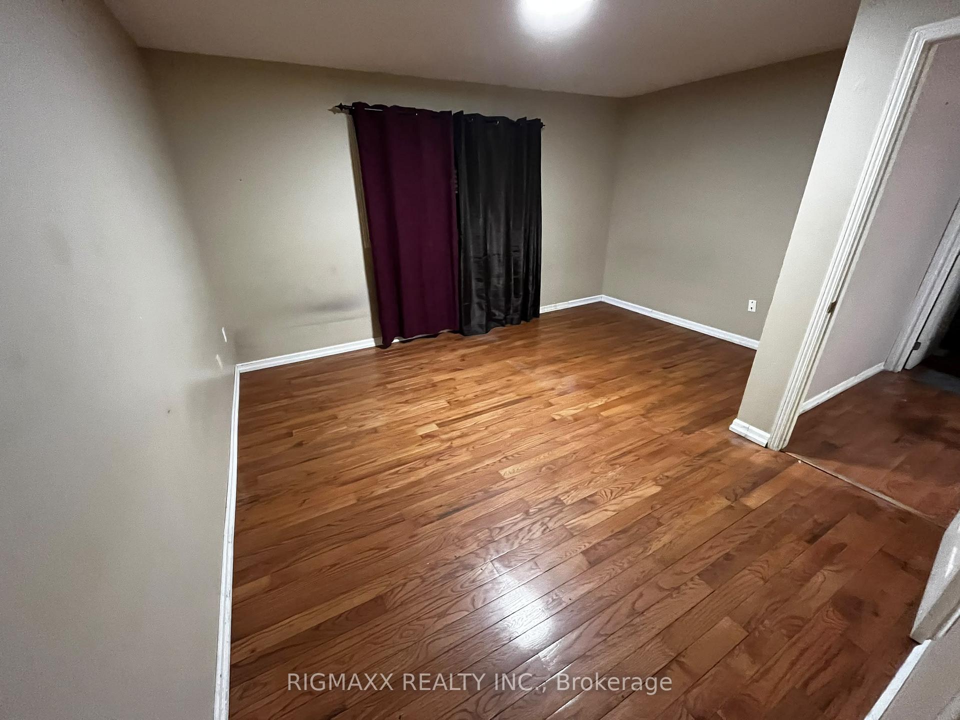 Photo 10 of 31 Elk Street, Brampton, Sandringham-Wellington — HOMEH