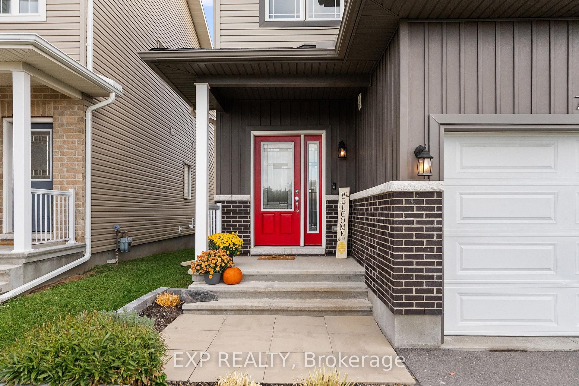 Photo 3 of 76 Vimy Ridge Crescent, Arnprior, Arnprior — HOMEH