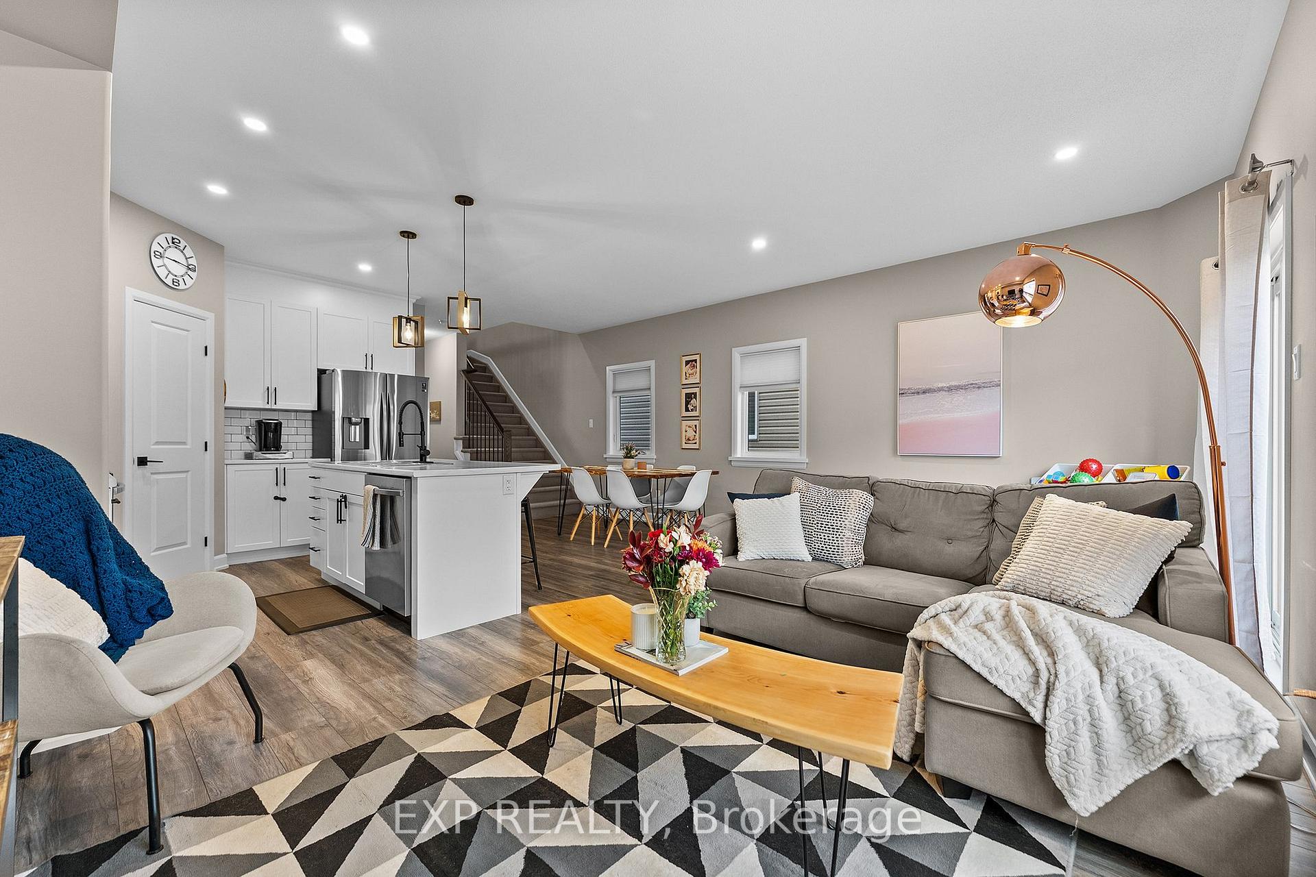 Photo 14 of 76 Vimy Ridge Crescent, Arnprior, Arnprior — HOMEH