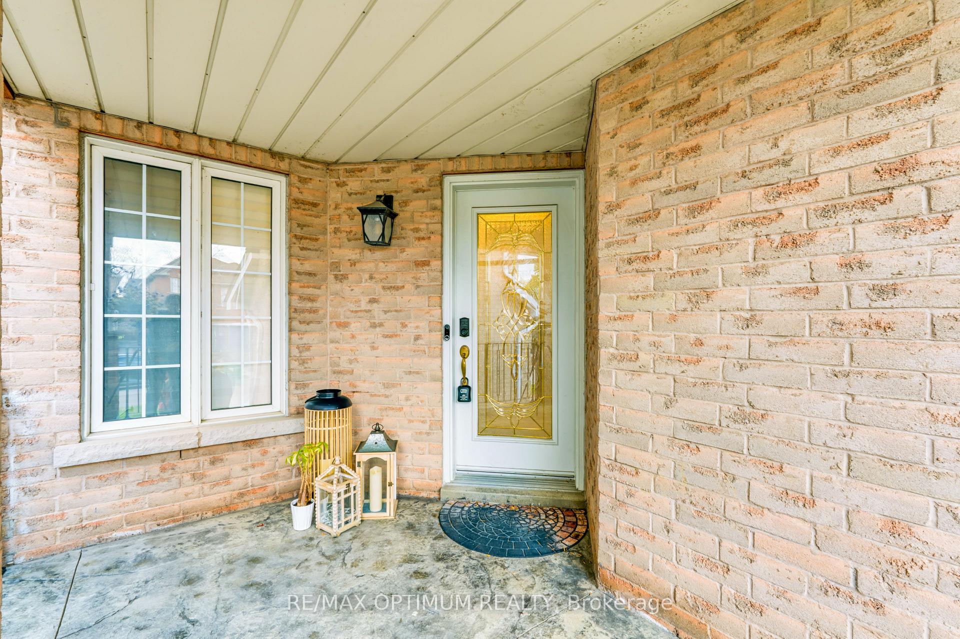 Photo 3 of 815 Nolan Road, Mississauga, East Credit — HOMEH