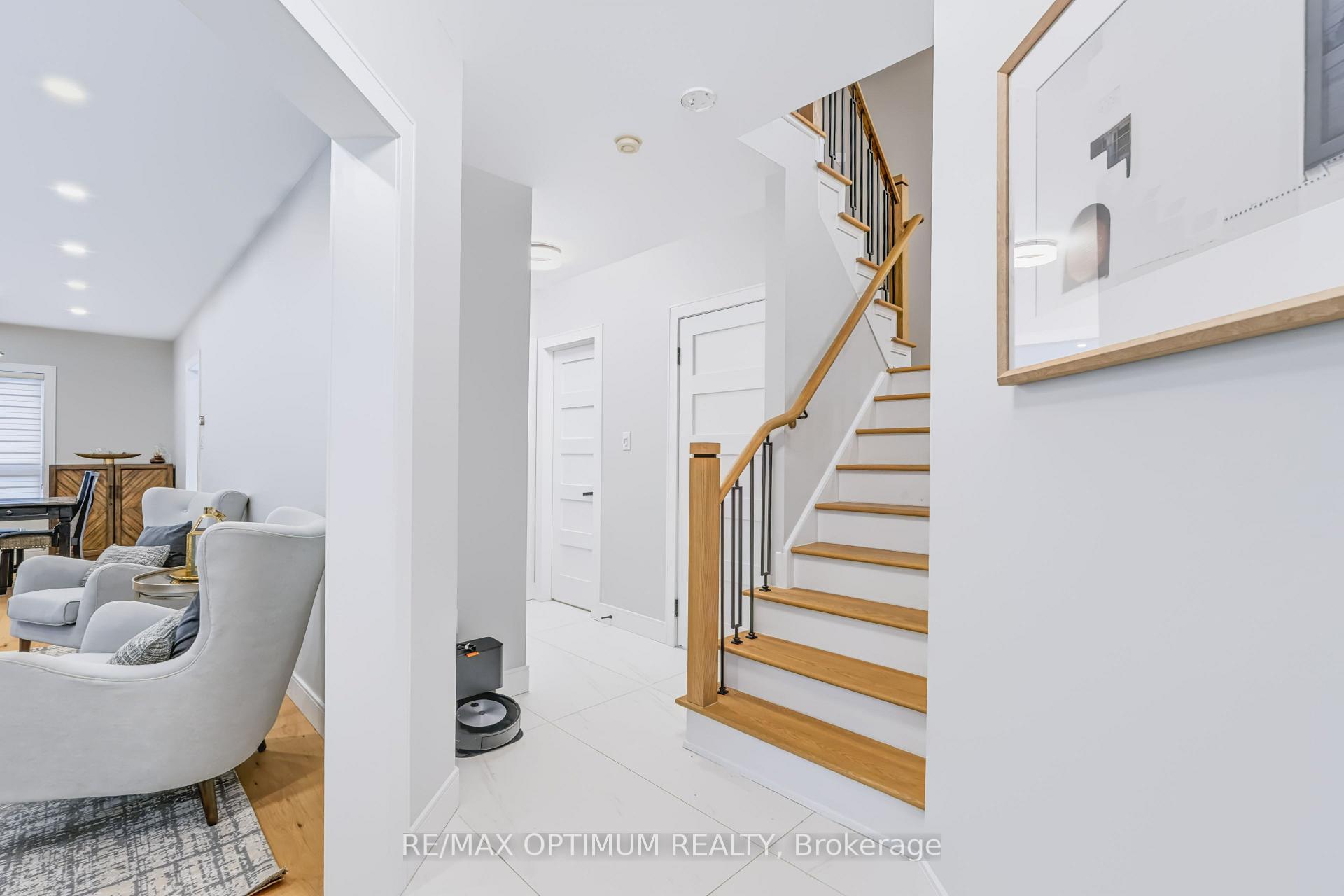 Photo 5 of 815 Nolan Road, Mississauga, East Credit — HOMEH