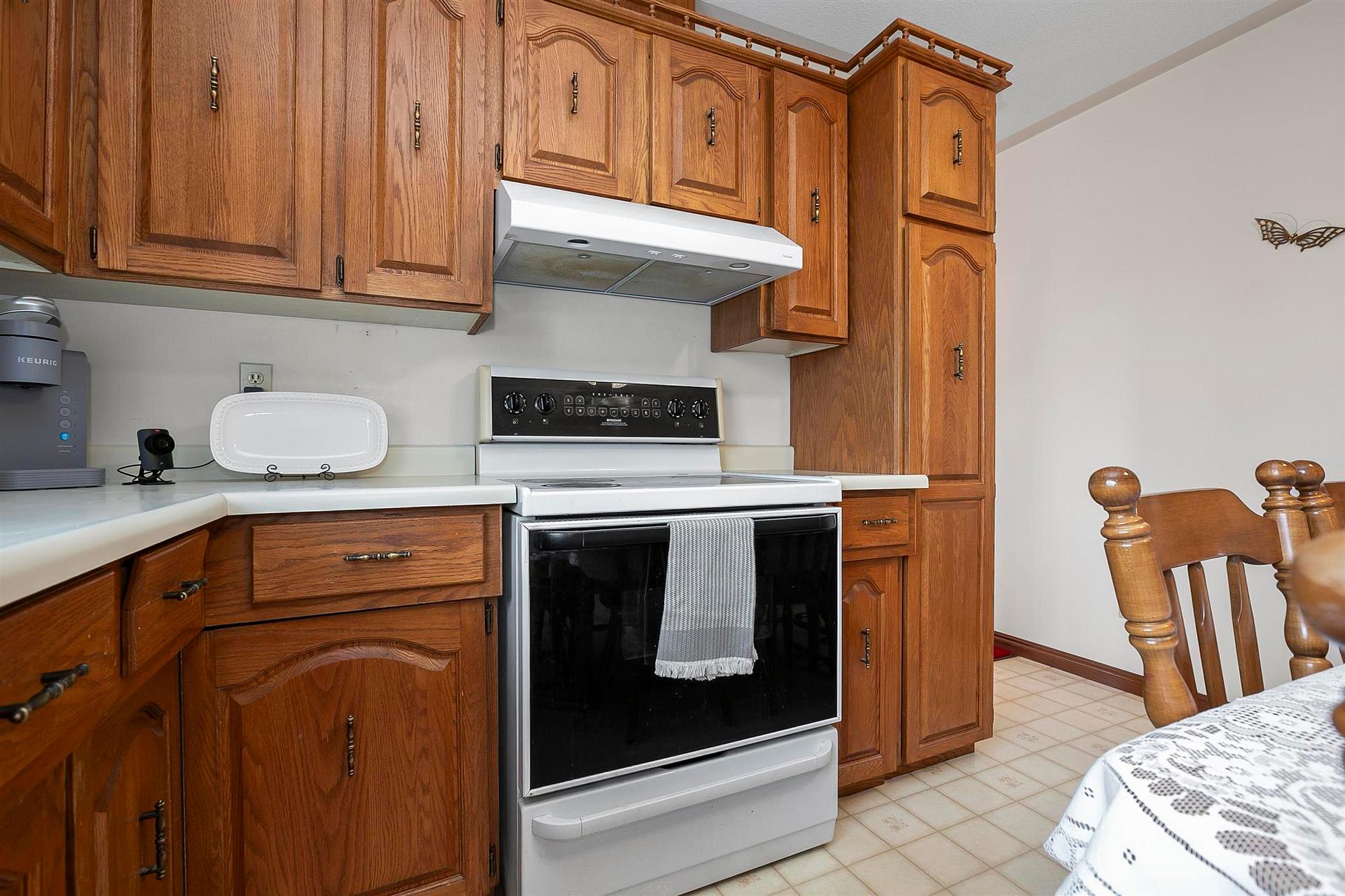 Photo 9 of 62 Laronde Avenue, Sault Ste Marie, Ward 2 — HOMEH