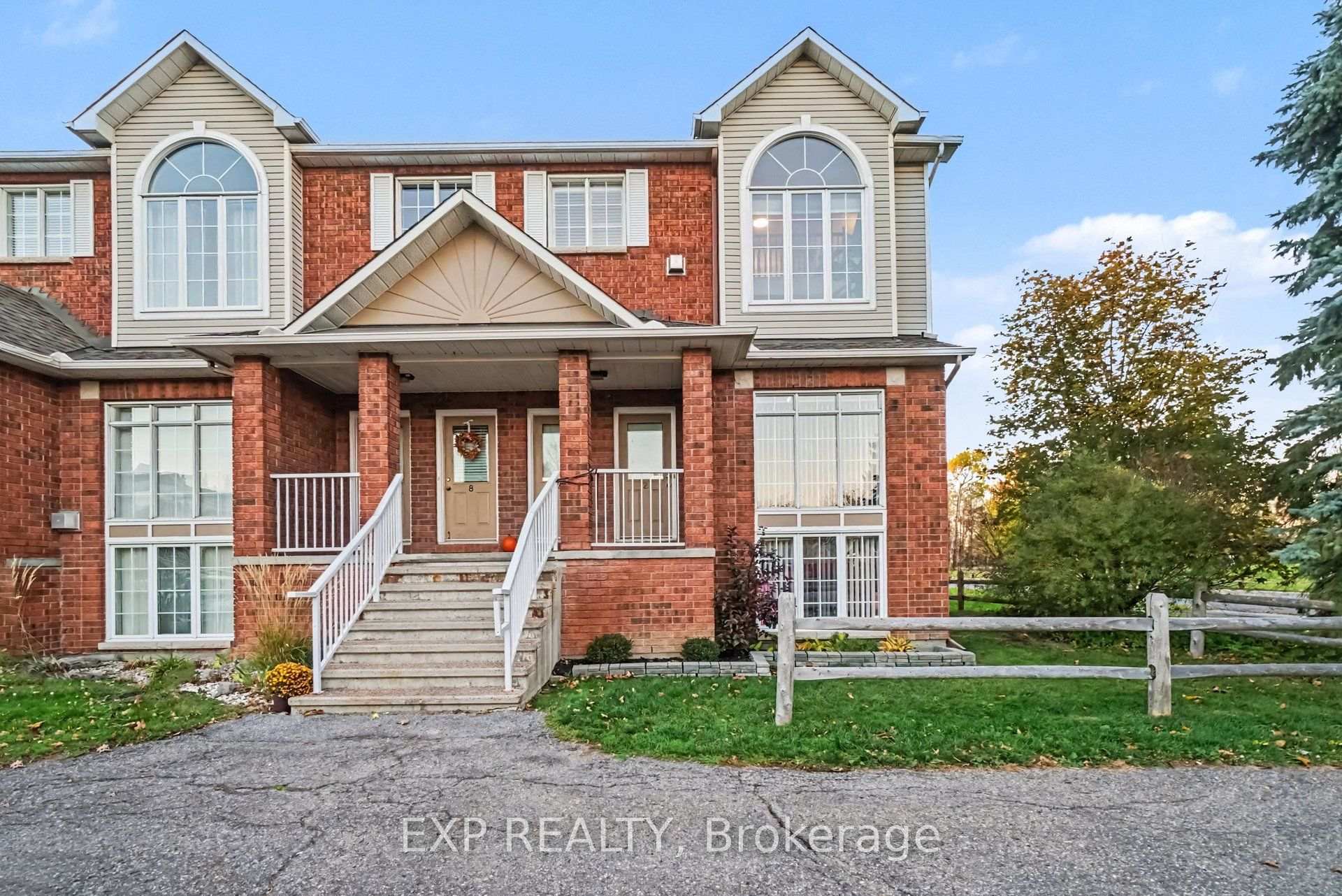Photo 2 of Unit 1, 4 Briston Private, Ottawa, Hunt Club Park — HOMEH