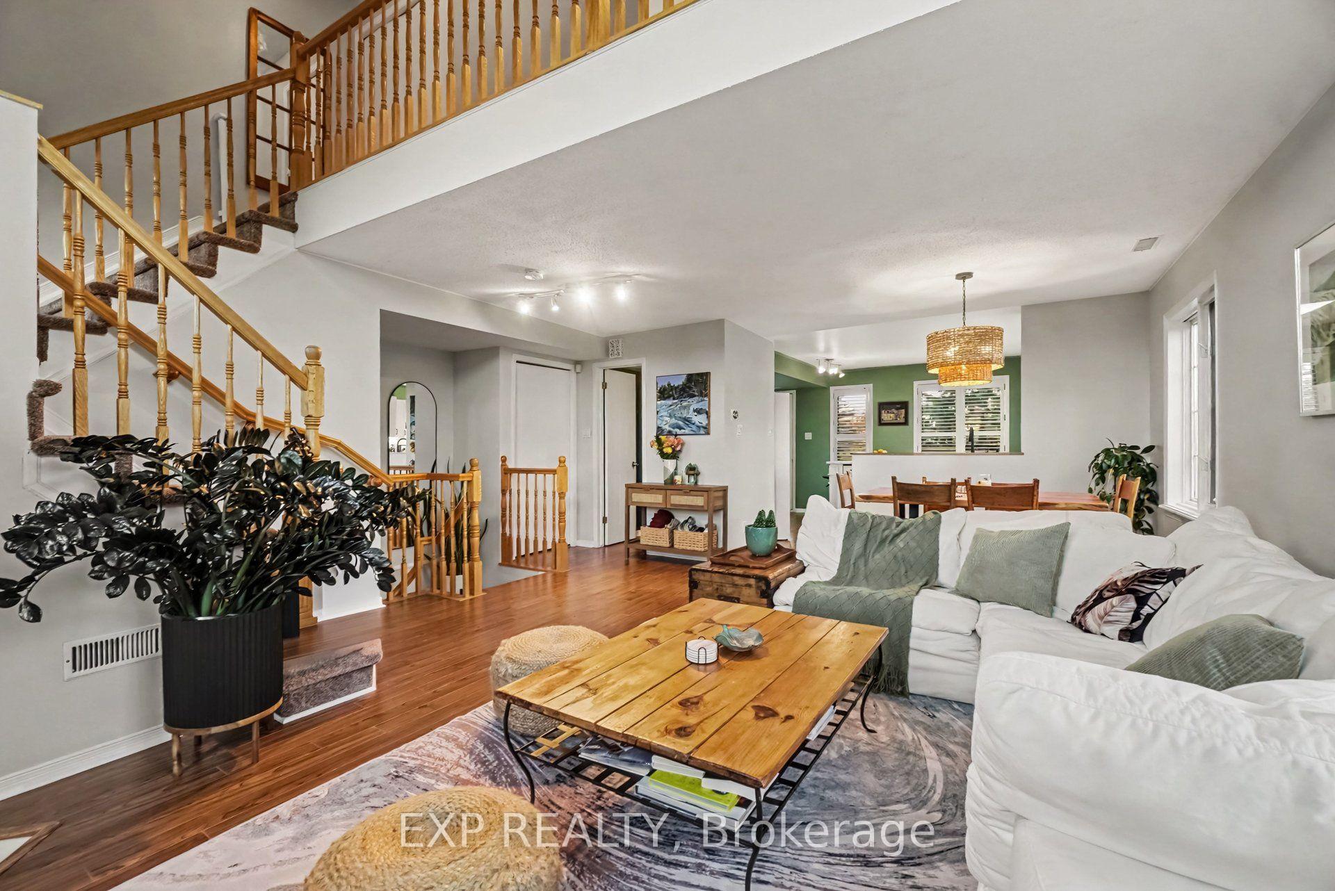 Photo 3 of Unit 1, 4 Briston Private, Ottawa, Hunt Club Park — HOMEH