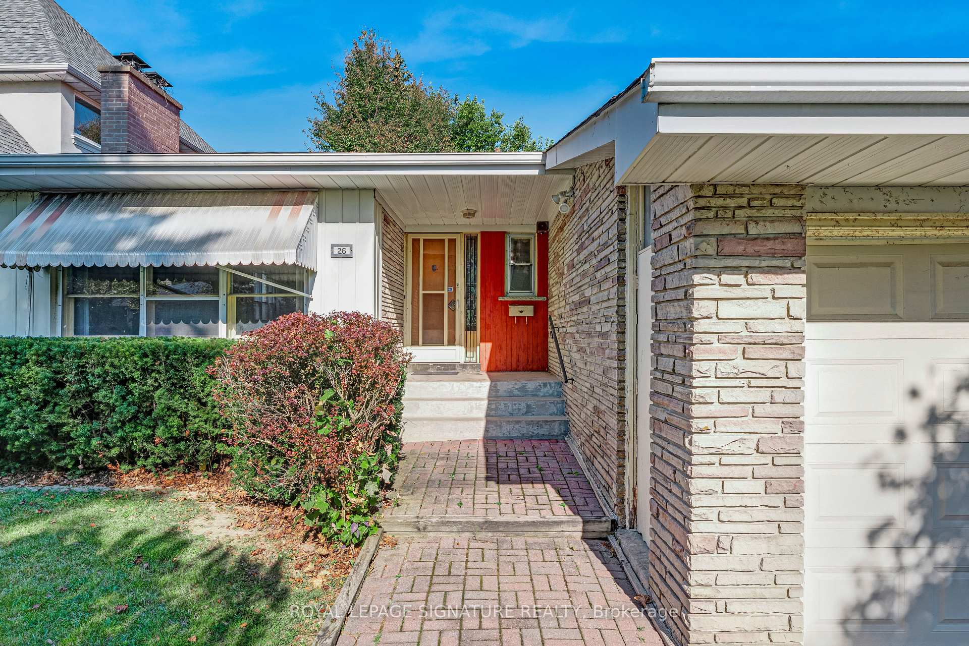 Photo 2 of 26 Millgate Crescent, North York, Bayview Village — HOMEH