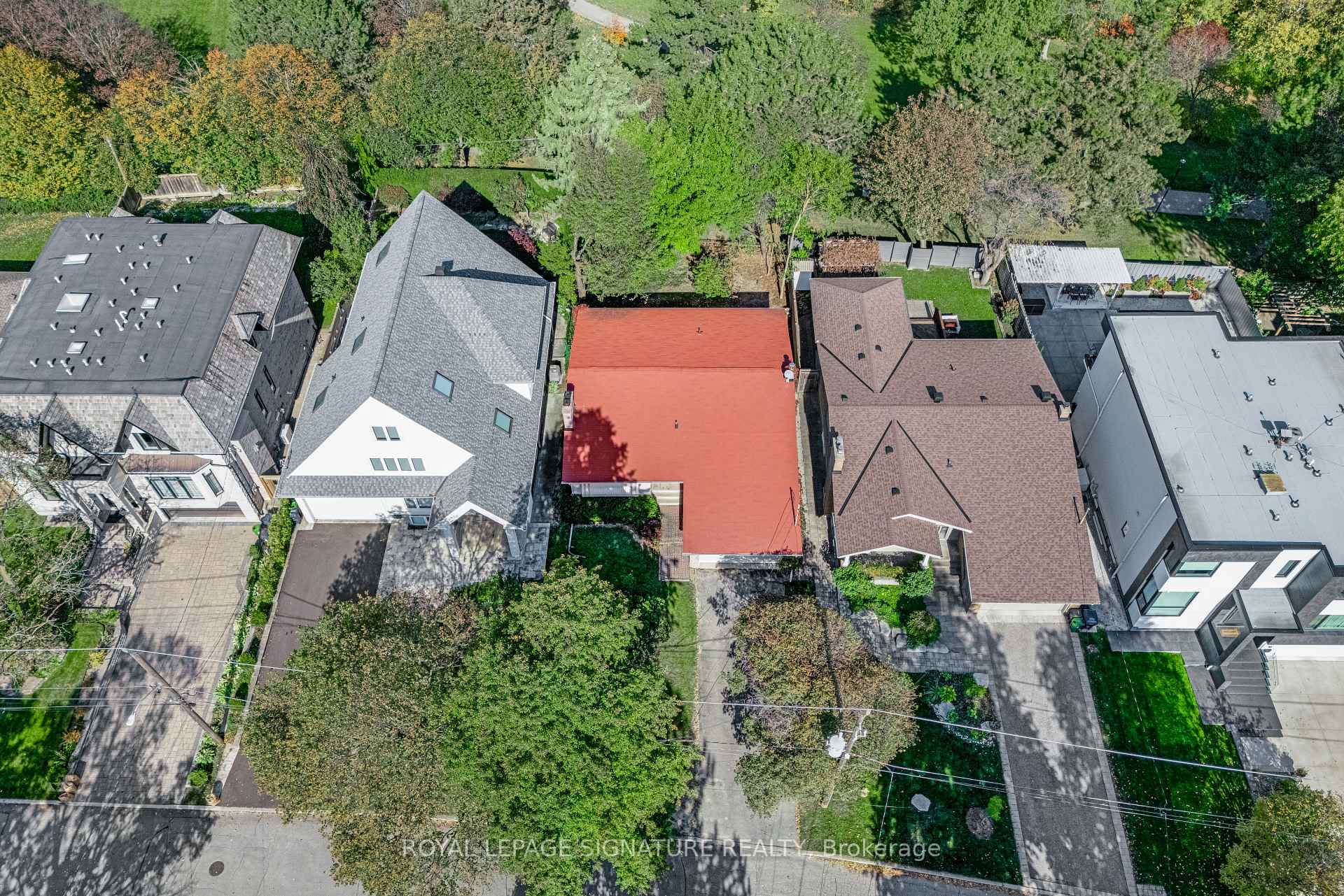 Photo 3 of 26 Millgate Crescent, North York, Bayview Village — HOMEH