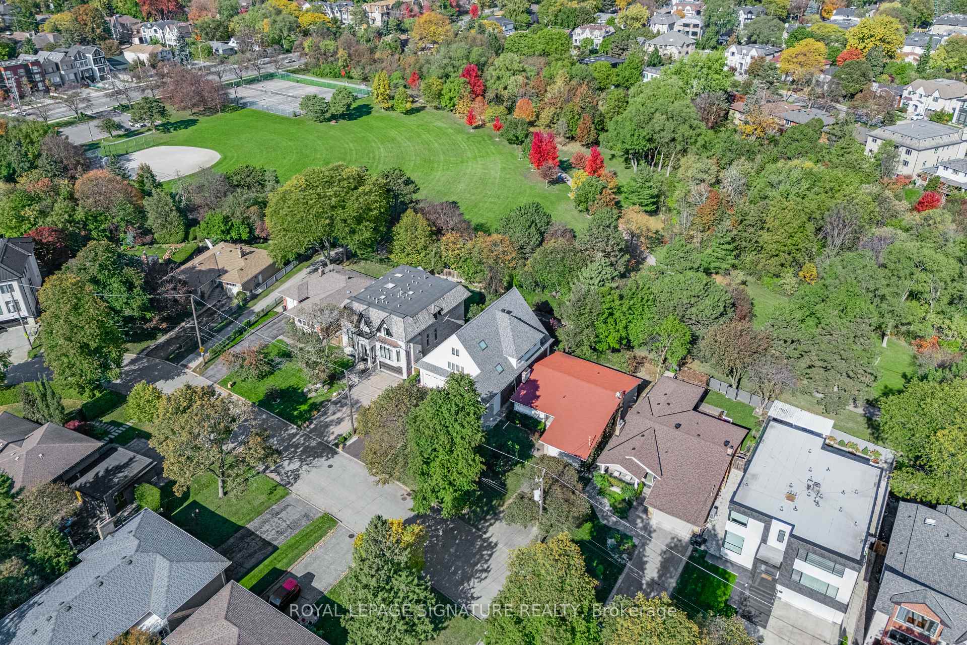 Photo 12 of 26 Millgate Crescent, North York, Bayview Village — HOMEH