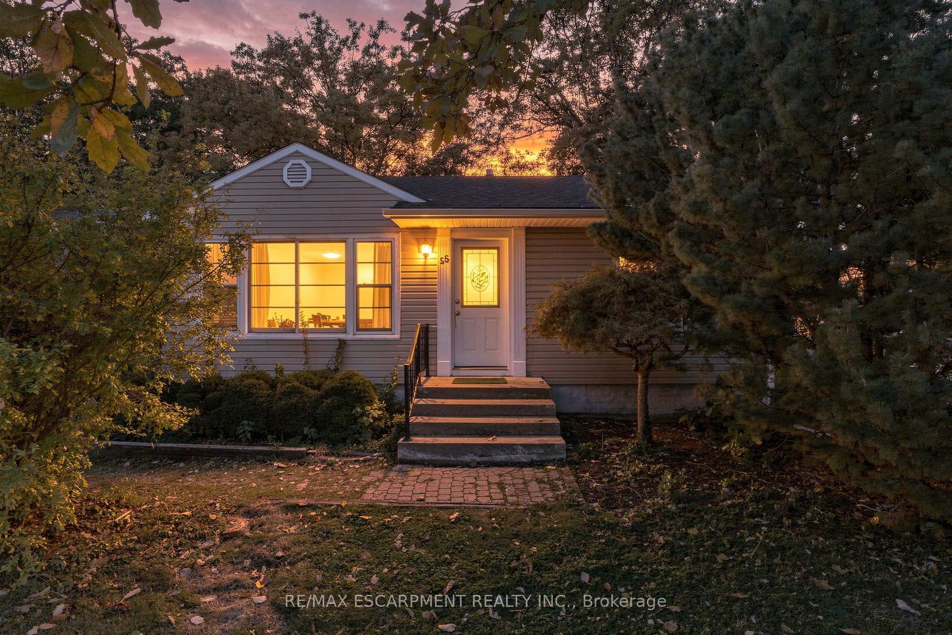 Photo 1 of 55 Lakeview Avenue, Grimsby, Grimsby Beach — HOMEH
