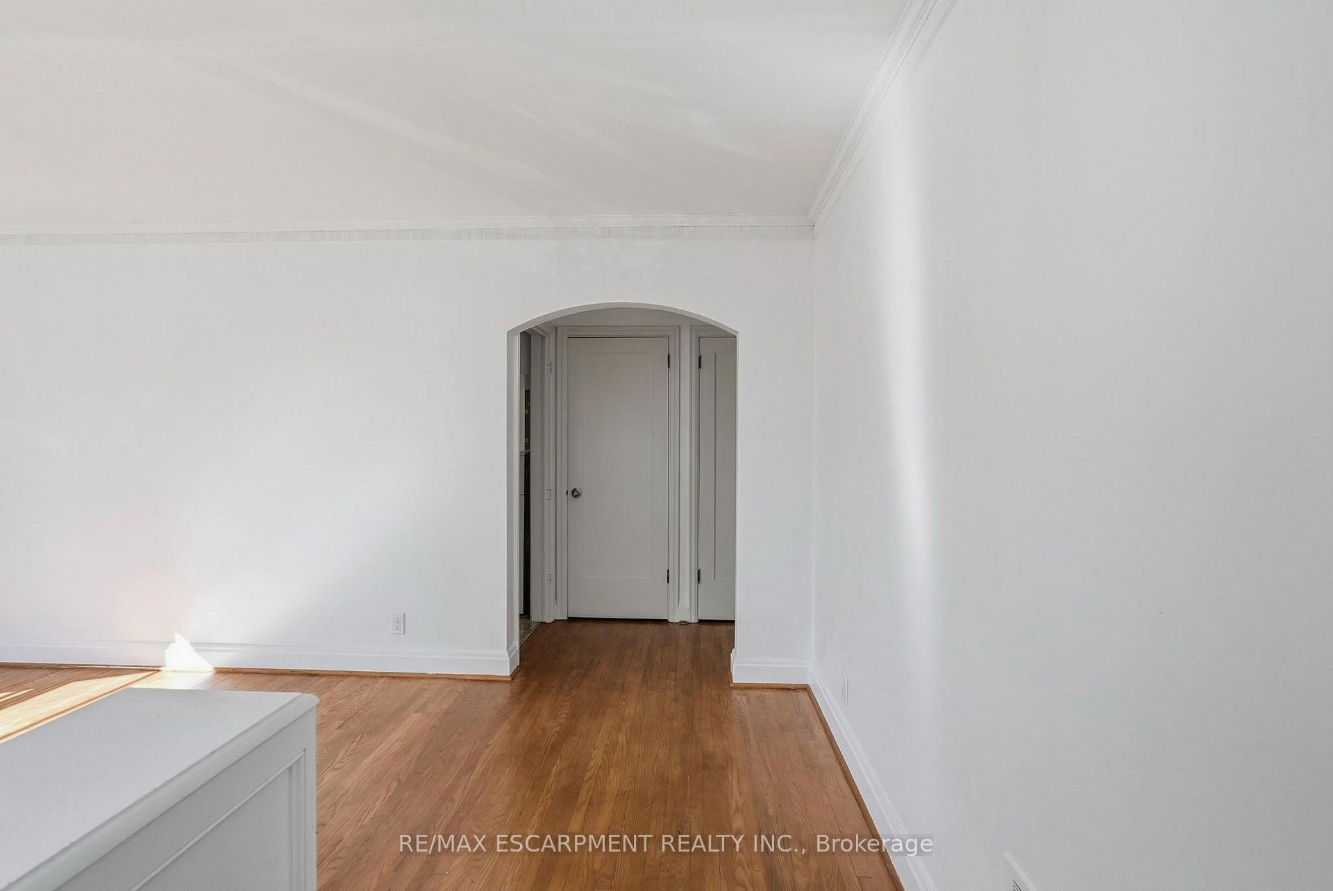 Photo 6 of 55 Lakeview Avenue, Grimsby, Grimsby Beach — HOMEH
