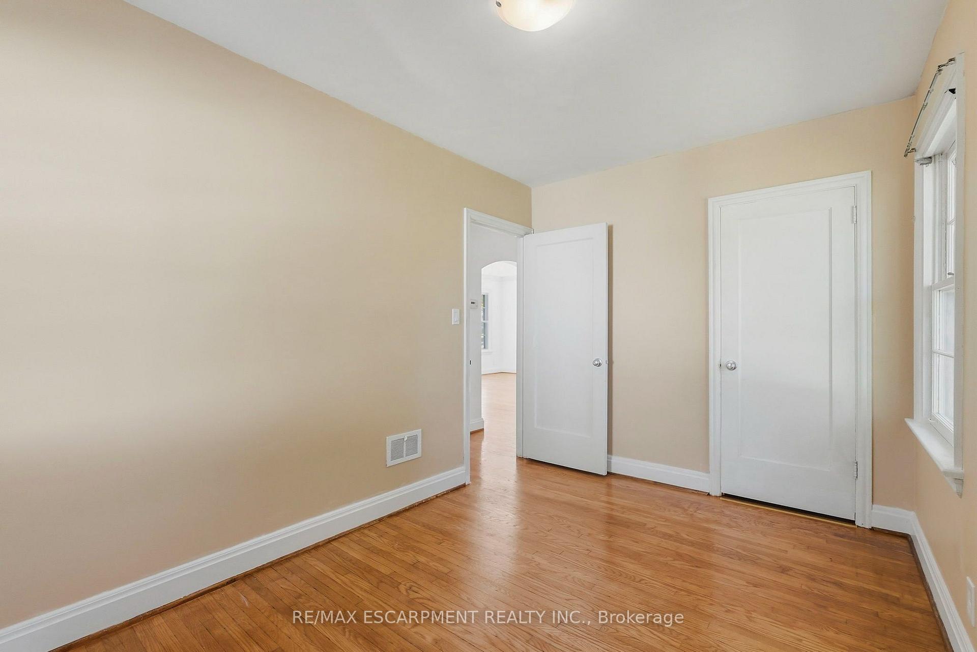 Photo 21 of 55 Lakeview Avenue, Grimsby, Grimsby Beach — HOMEH
