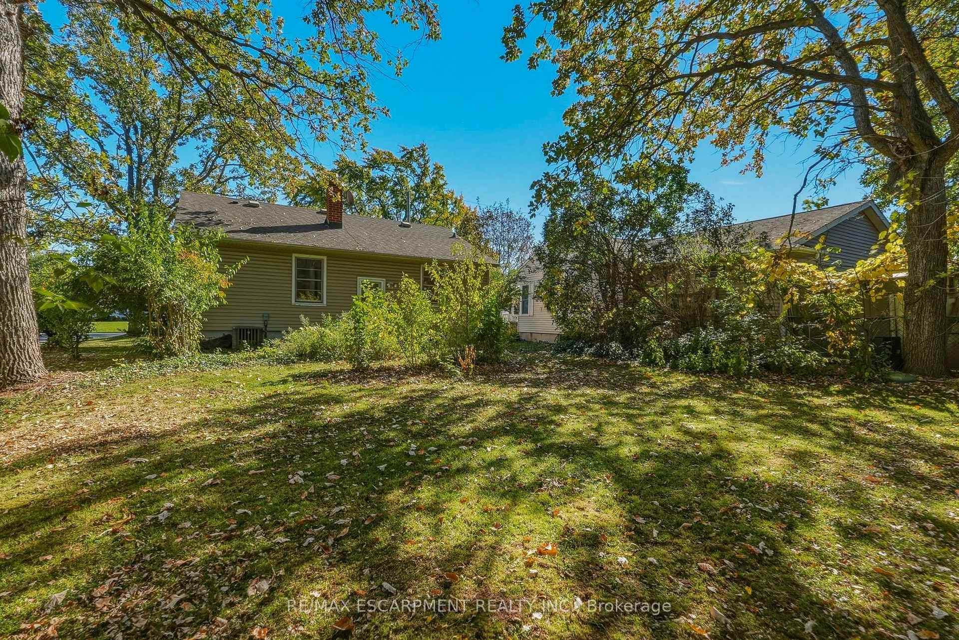 Photo 24 of 55 Lakeview Avenue, Grimsby, Grimsby Beach — HOMEH