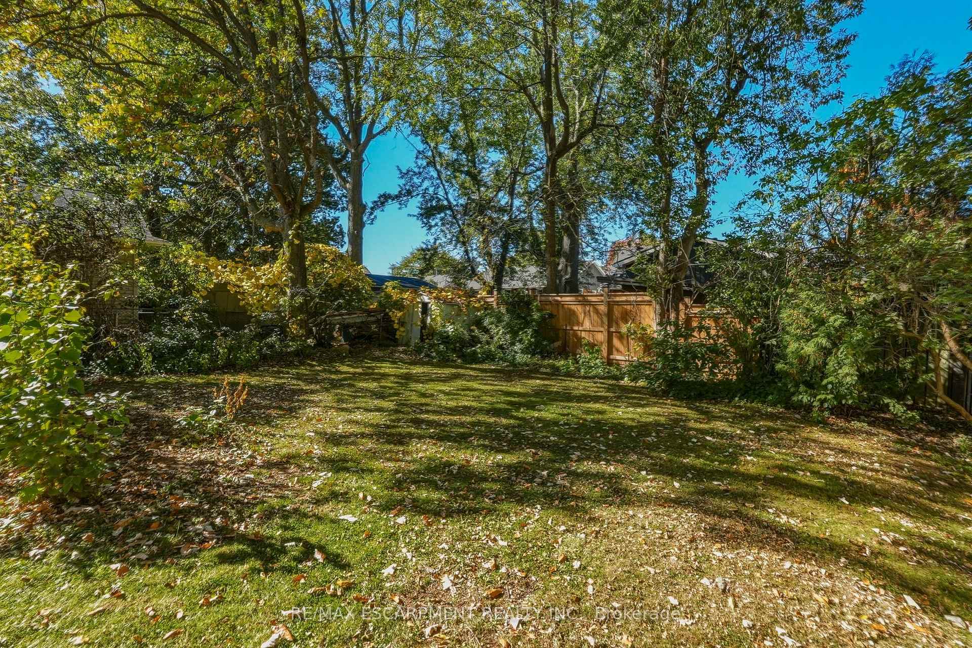 Photo 26 of 55 Lakeview Avenue, Grimsby, Grimsby Beach — HOMEH