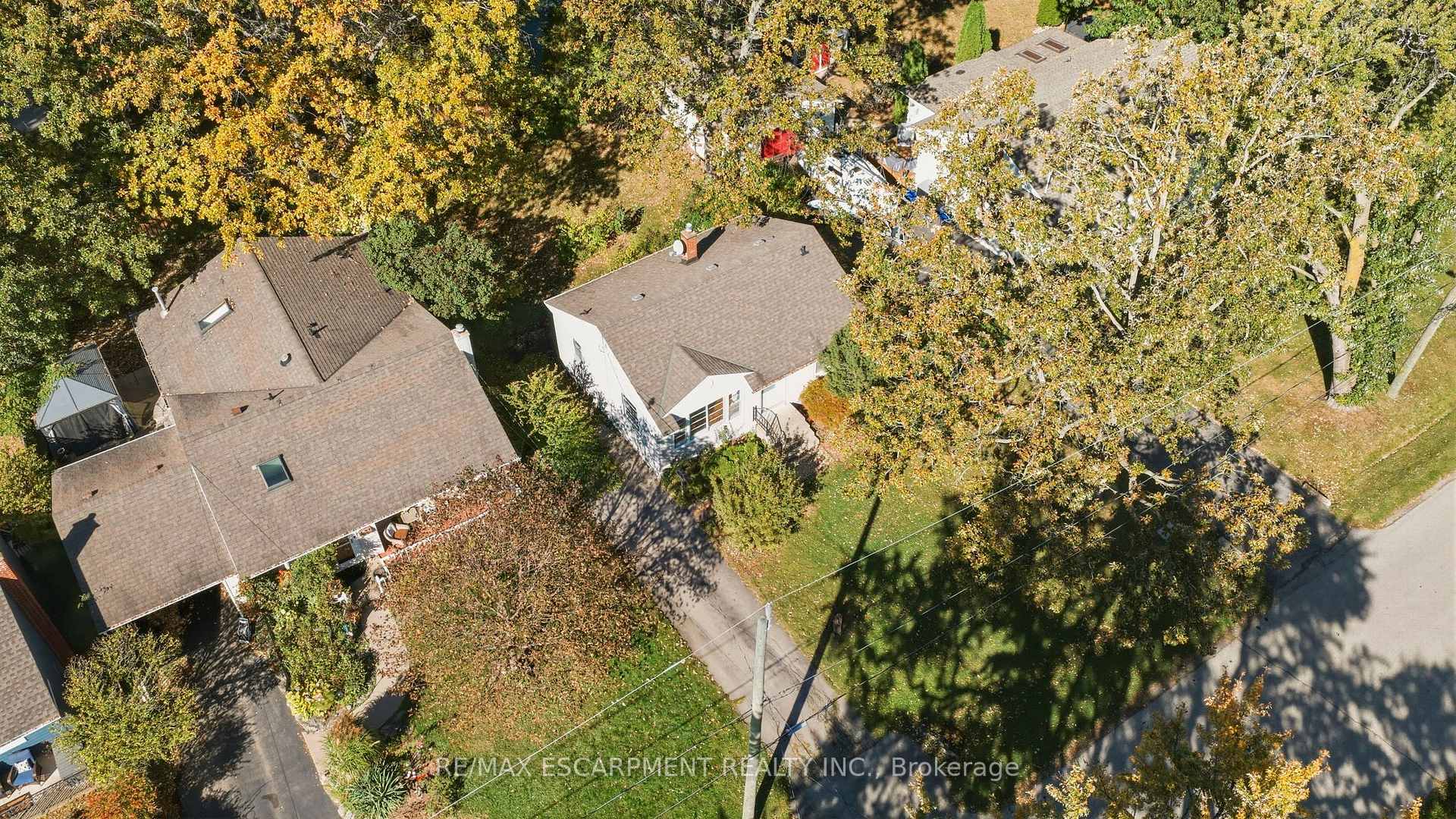Photo 27 of 55 Lakeview Avenue, Grimsby, Grimsby Beach — HOMEH