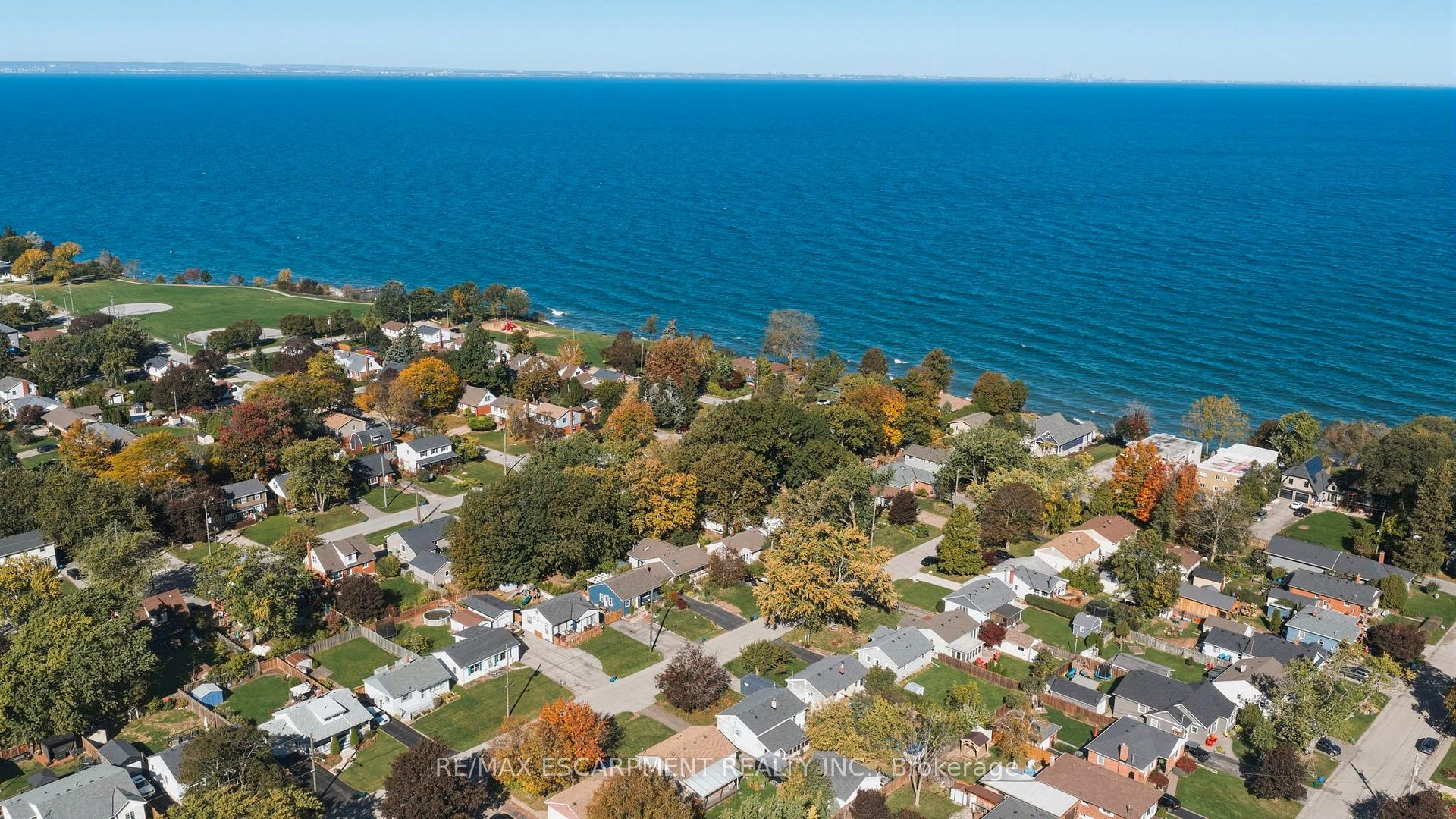 Photo 28 of 55 Lakeview Avenue, Grimsby, Grimsby Beach — HOMEH