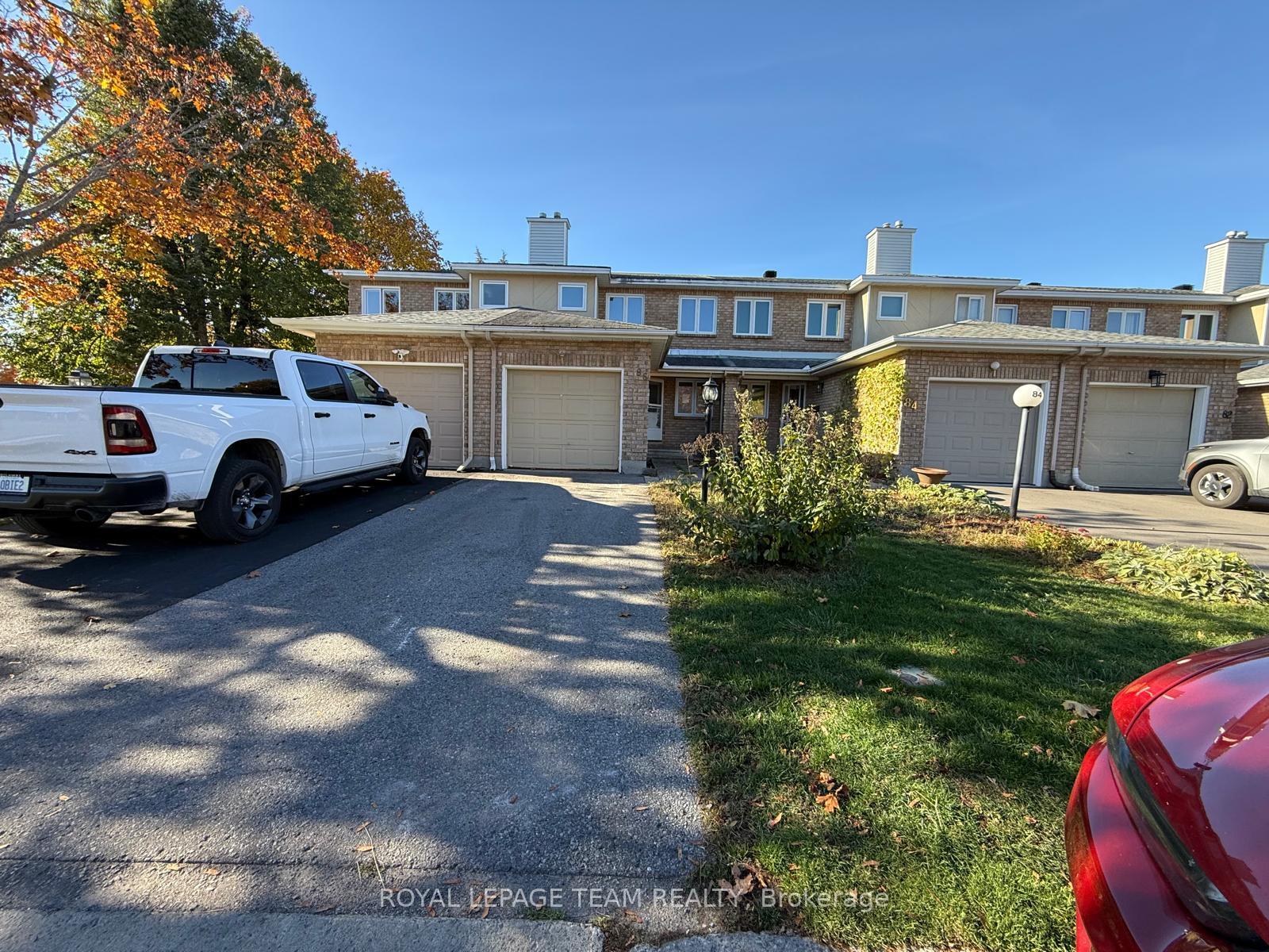 Photo 3 of 86 Hummingbird Crescent, Ottawa, Barrhaven - Cedargrove/Fraserdale — HOMEH