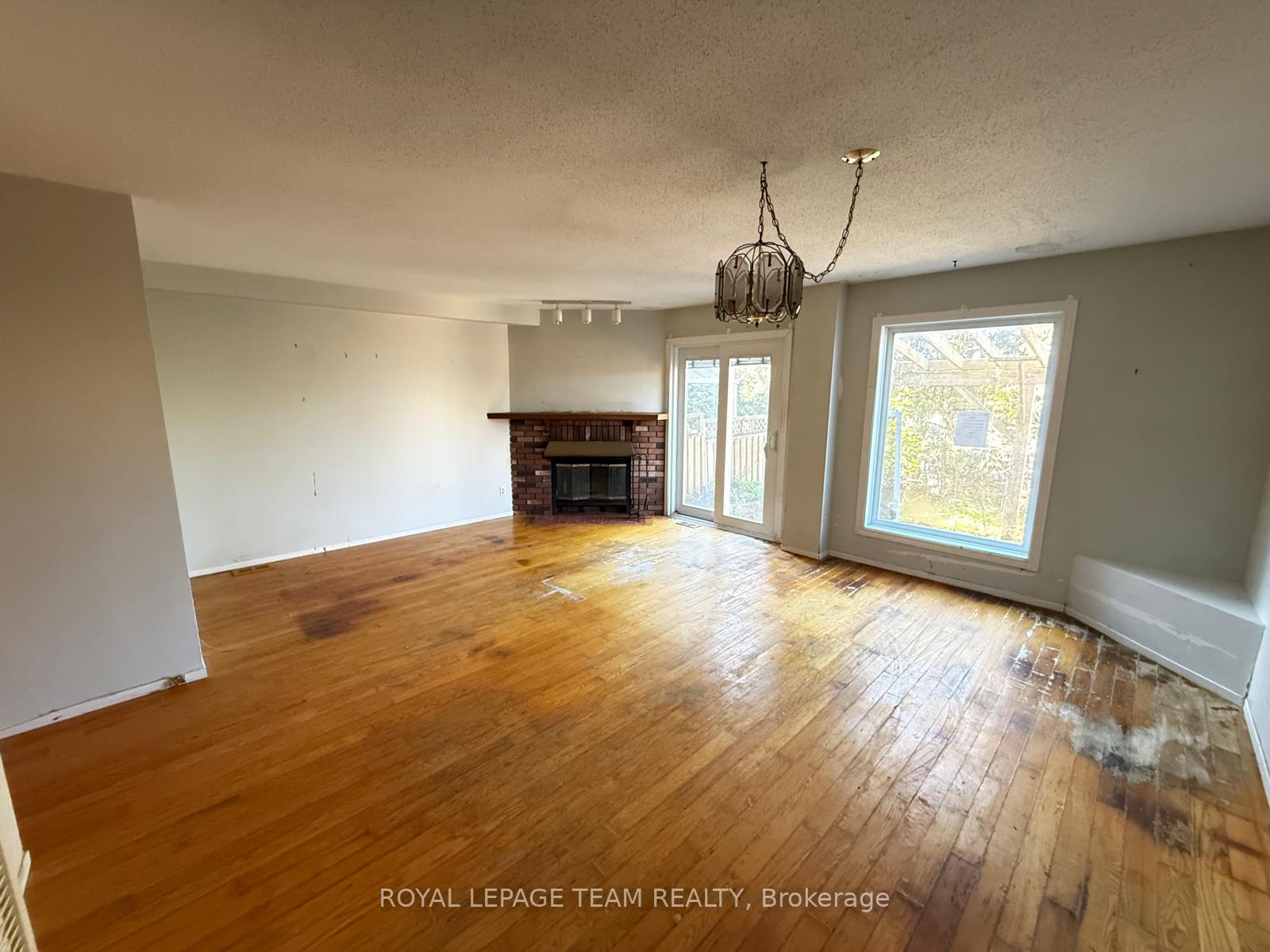 Photo 7 of 86 Hummingbird Crescent, Ottawa, Barrhaven - Cedargrove/Fraserdale — HOMEH