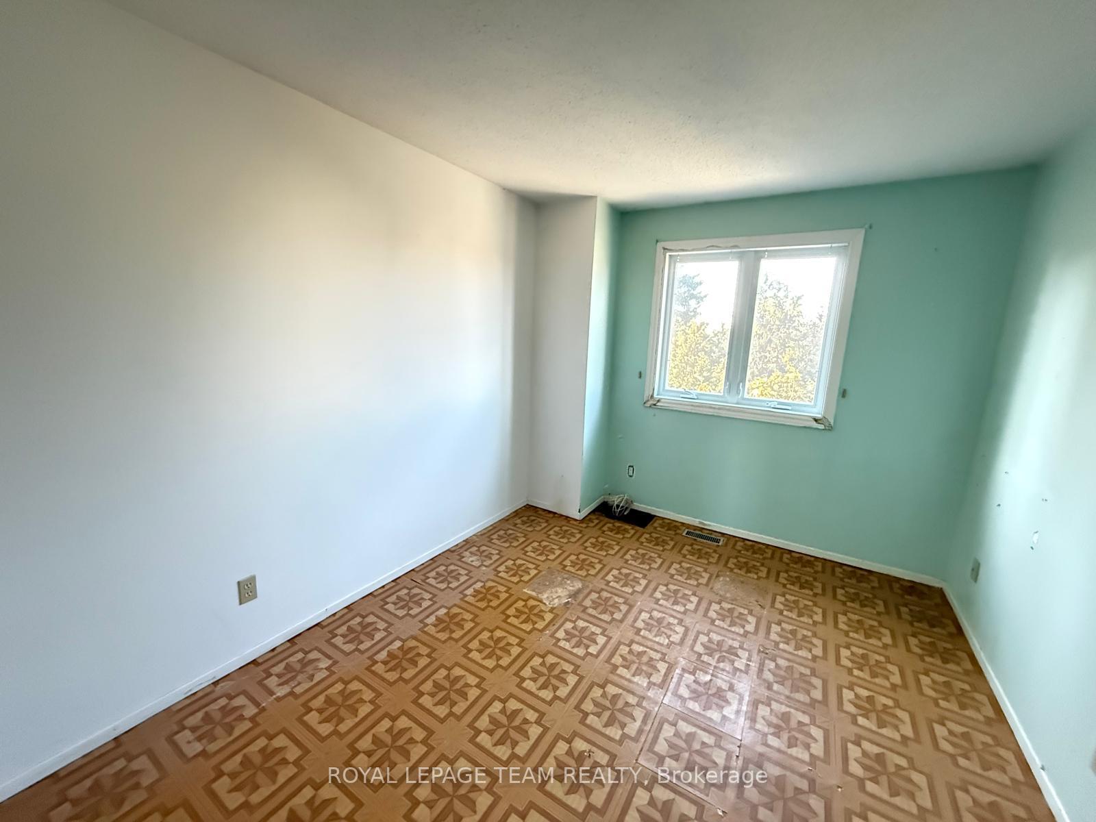 Photo 17 of 86 Hummingbird Crescent, Ottawa, Barrhaven - Cedargrove/Fraserdale — HOMEH