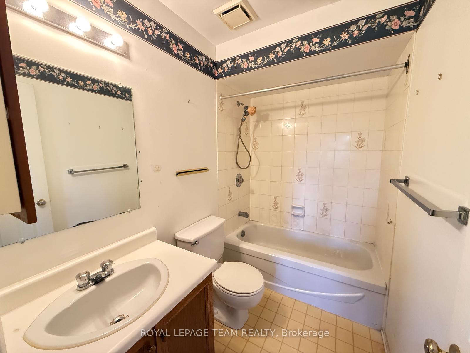 Photo 19 of 86 Hummingbird Crescent, Ottawa, Barrhaven - Cedargrove/Fraserdale — HOMEH