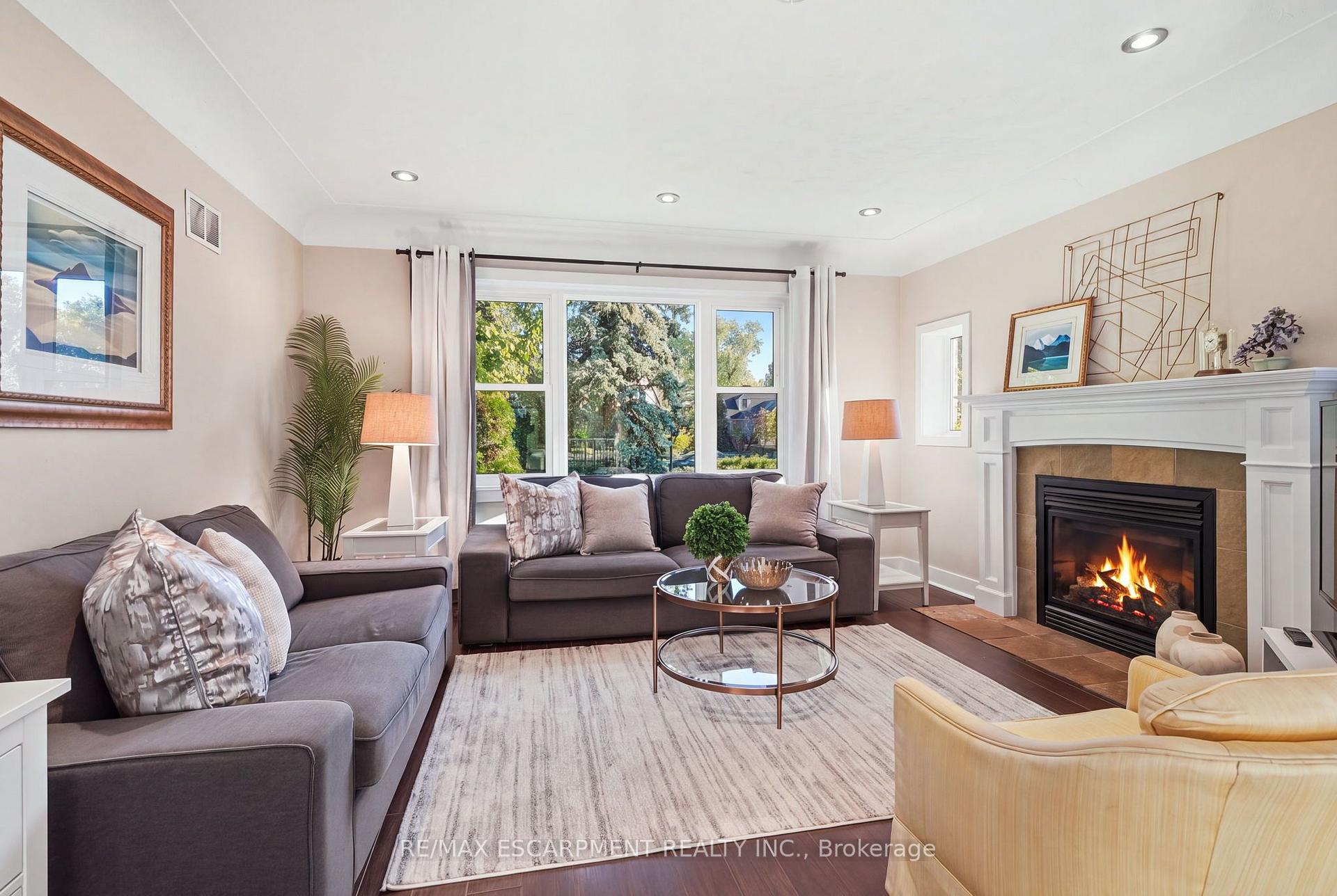 Photo 4 of 313 North Shore Boulevard, Burlington, Bayview — HOMEH
