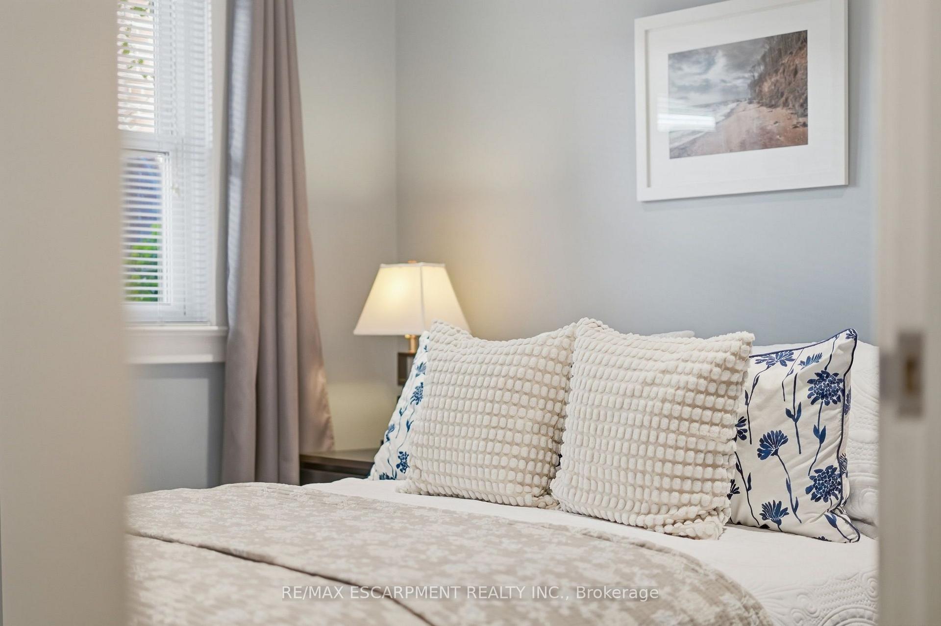 Photo 17 of 313 North Shore Boulevard, Burlington, Bayview — HOMEH