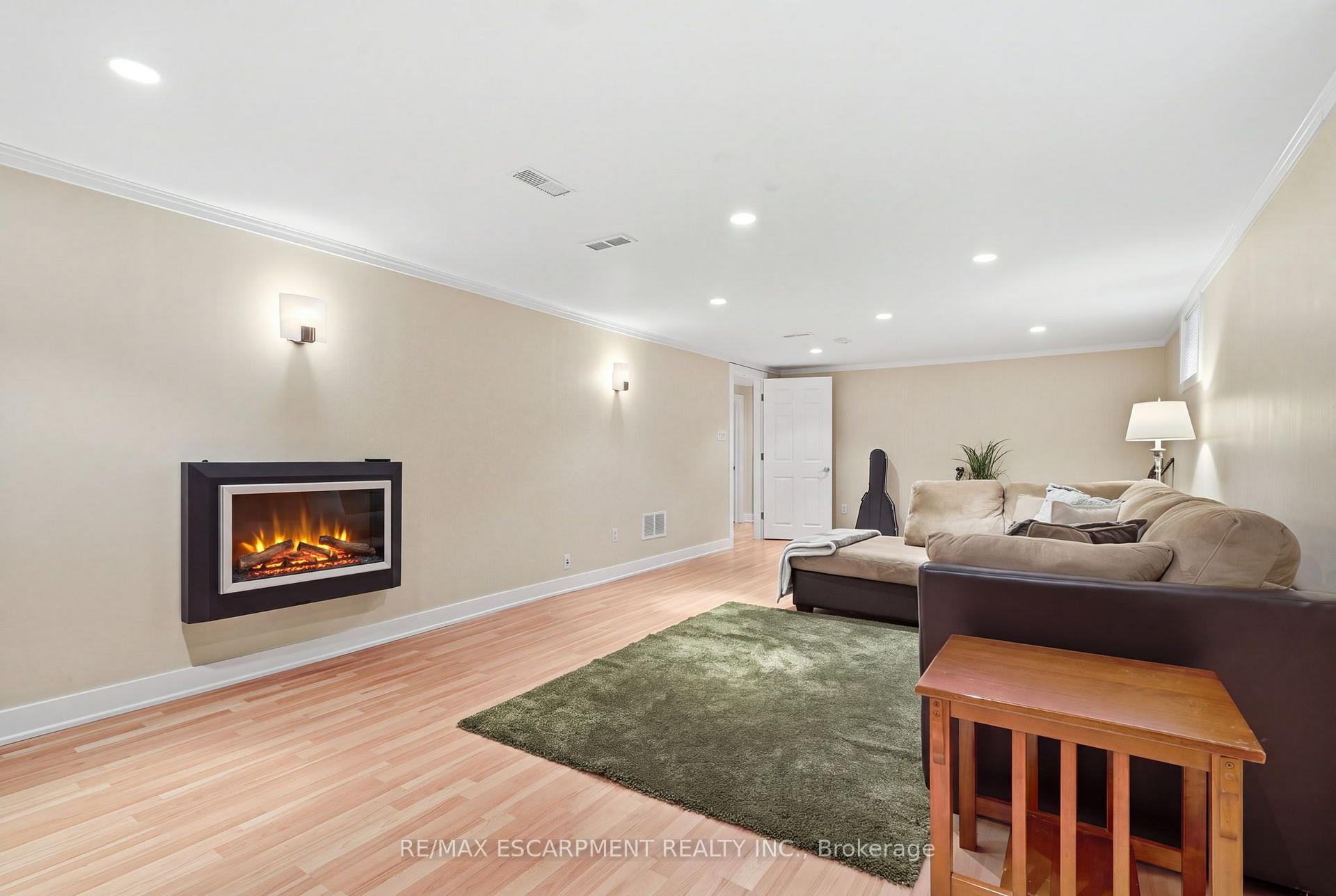 Photo 31 of 313 North Shore Boulevard, Burlington, Bayview — HOMEH