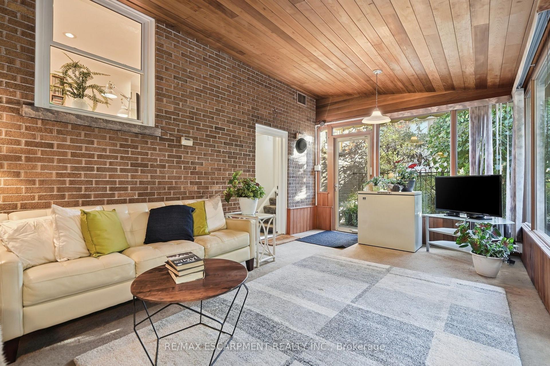 Photo 36 of 313 North Shore Boulevard, Burlington, Bayview — HOMEH