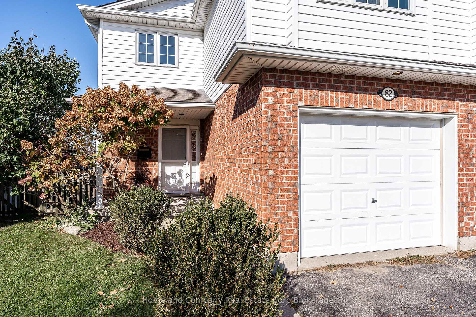 Photo 6 of 82 Walsh Crescent, Stratford — HOMEH