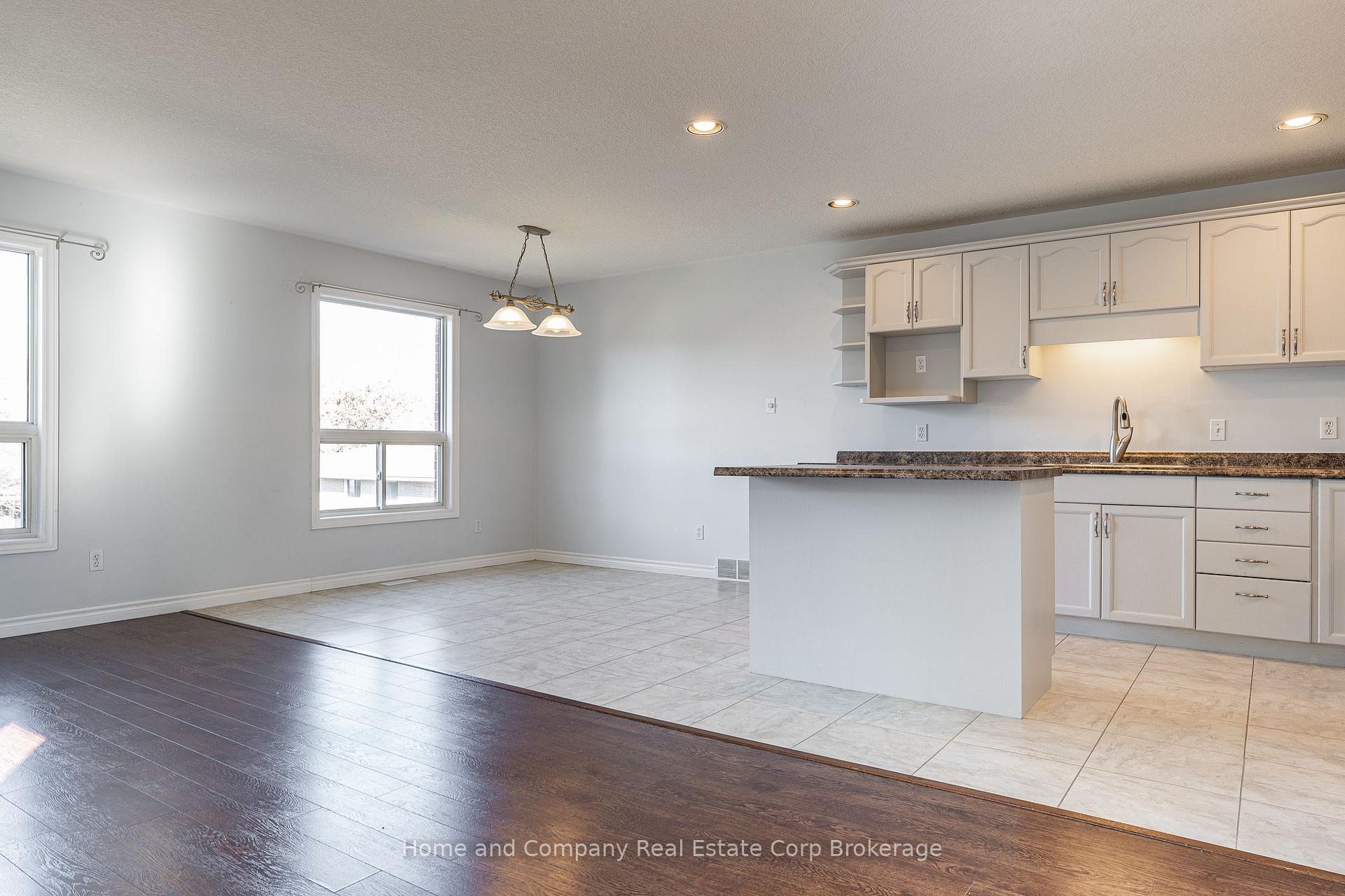 Photo 9 of 82 Walsh Crescent, Stratford — HOMEH