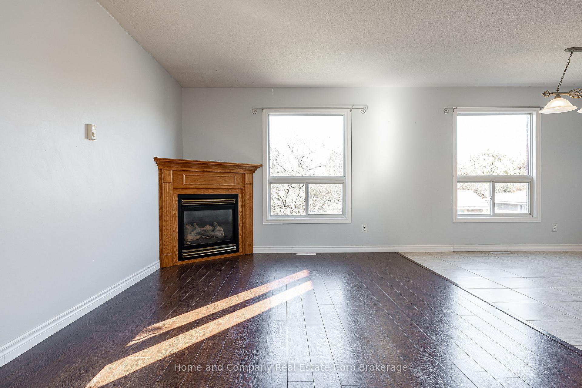 Photo 10 of 82 Walsh Crescent, Stratford — HOMEH