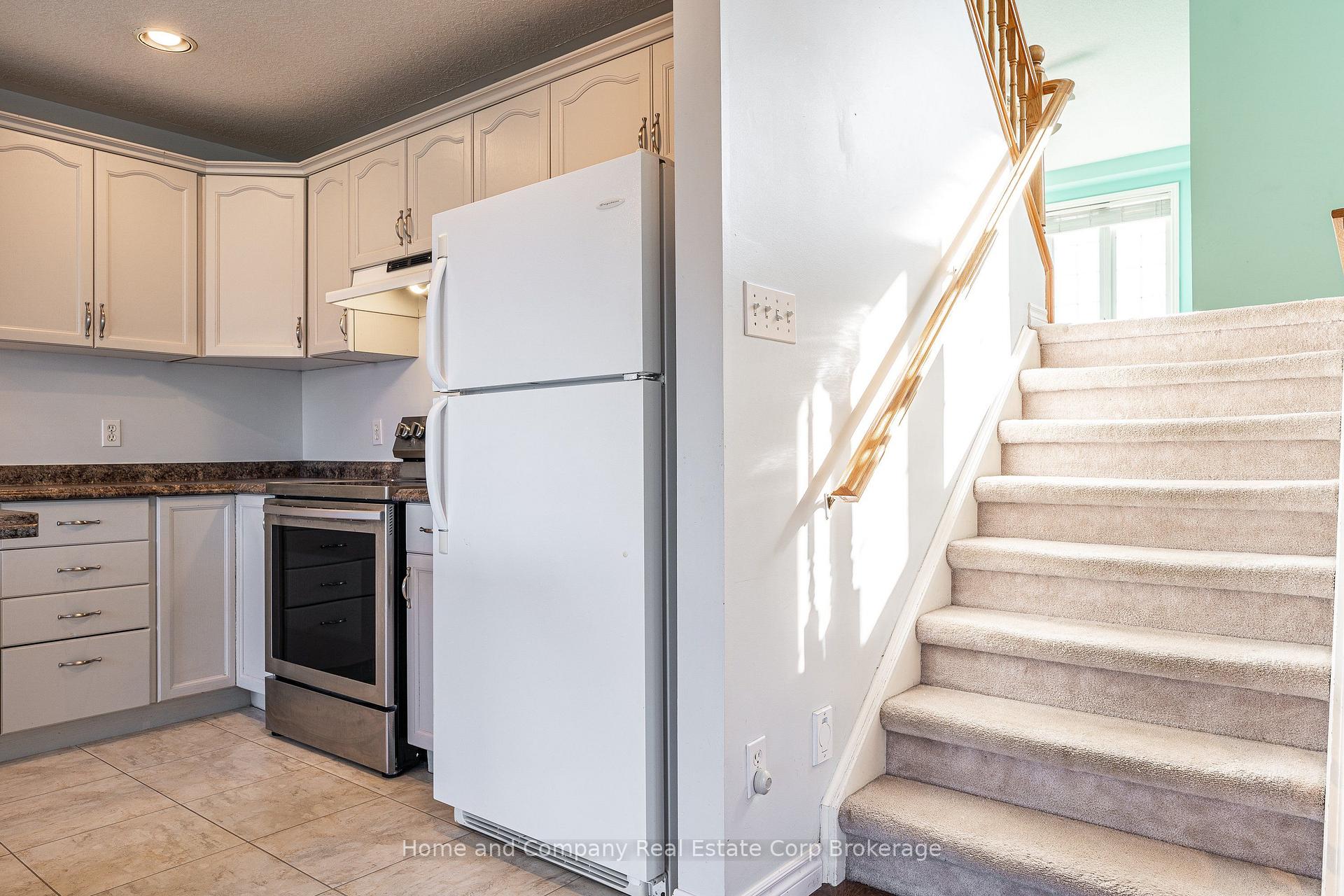Photo 15 of 82 Walsh Crescent, Stratford — HOMEH