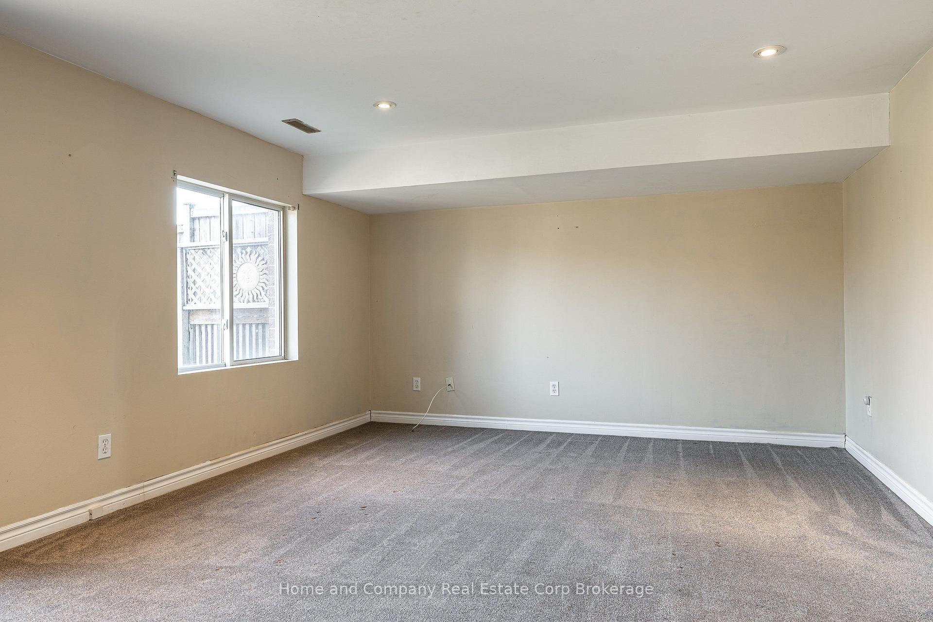 Photo 26 of 82 Walsh Crescent, Stratford — HOMEH