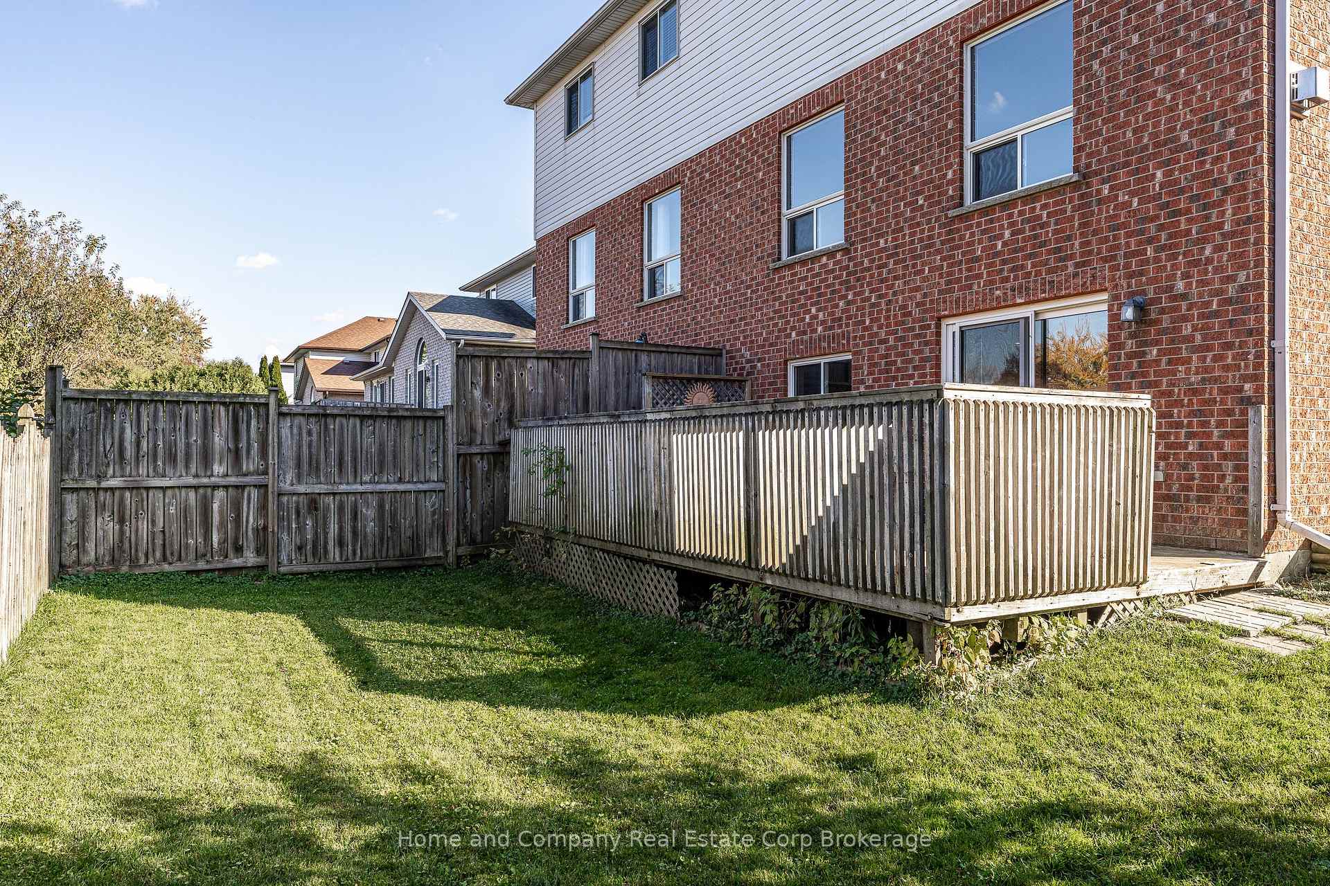 Photo 31 of 82 Walsh Crescent, Stratford — HOMEH