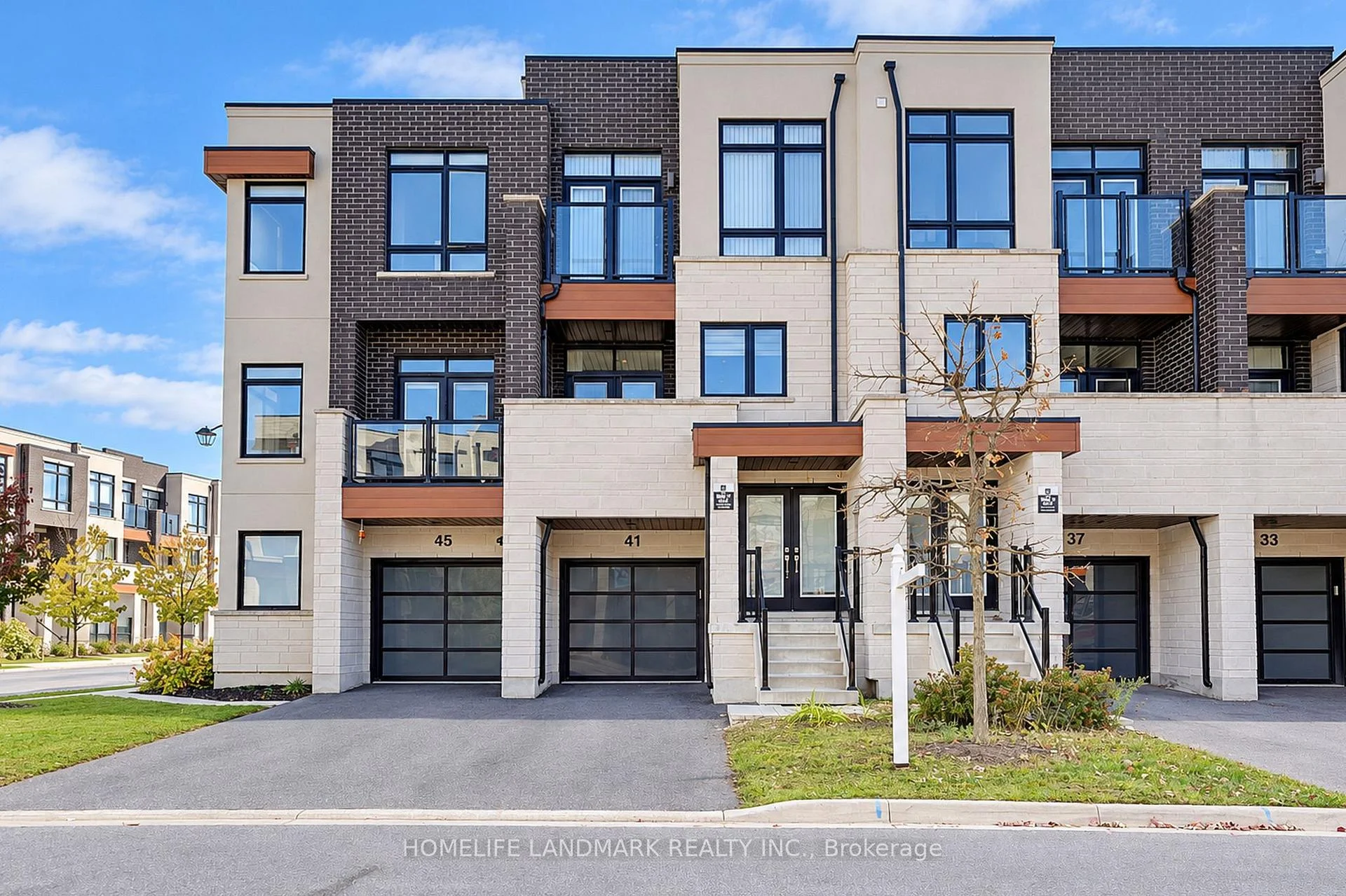 Photo 1 of 41 Golden Trail, Vaughan, Patterson — HOMEH