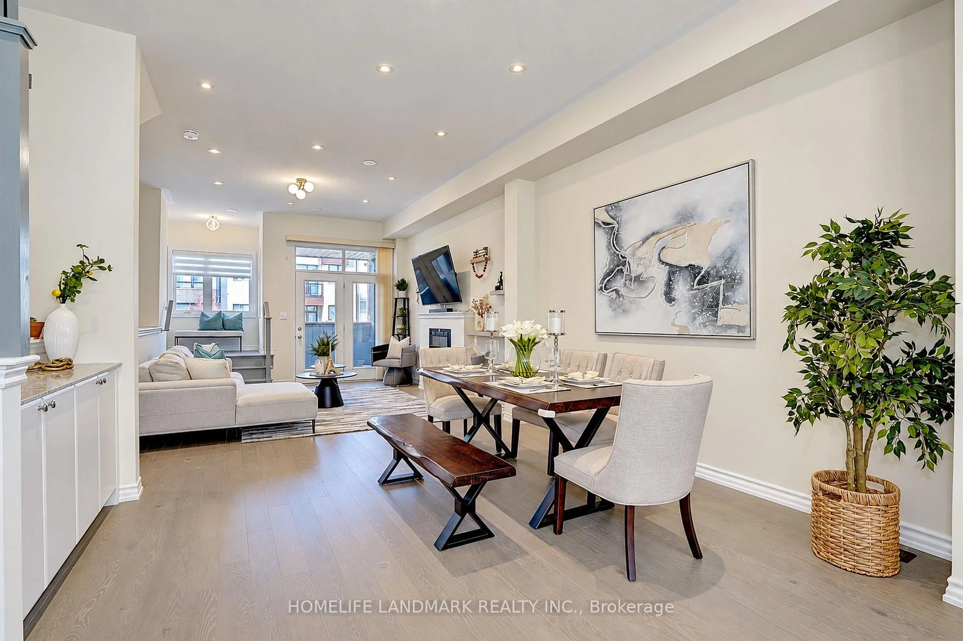 Photo 9 of 41 Golden Trail, Vaughan, Patterson — HOMEH