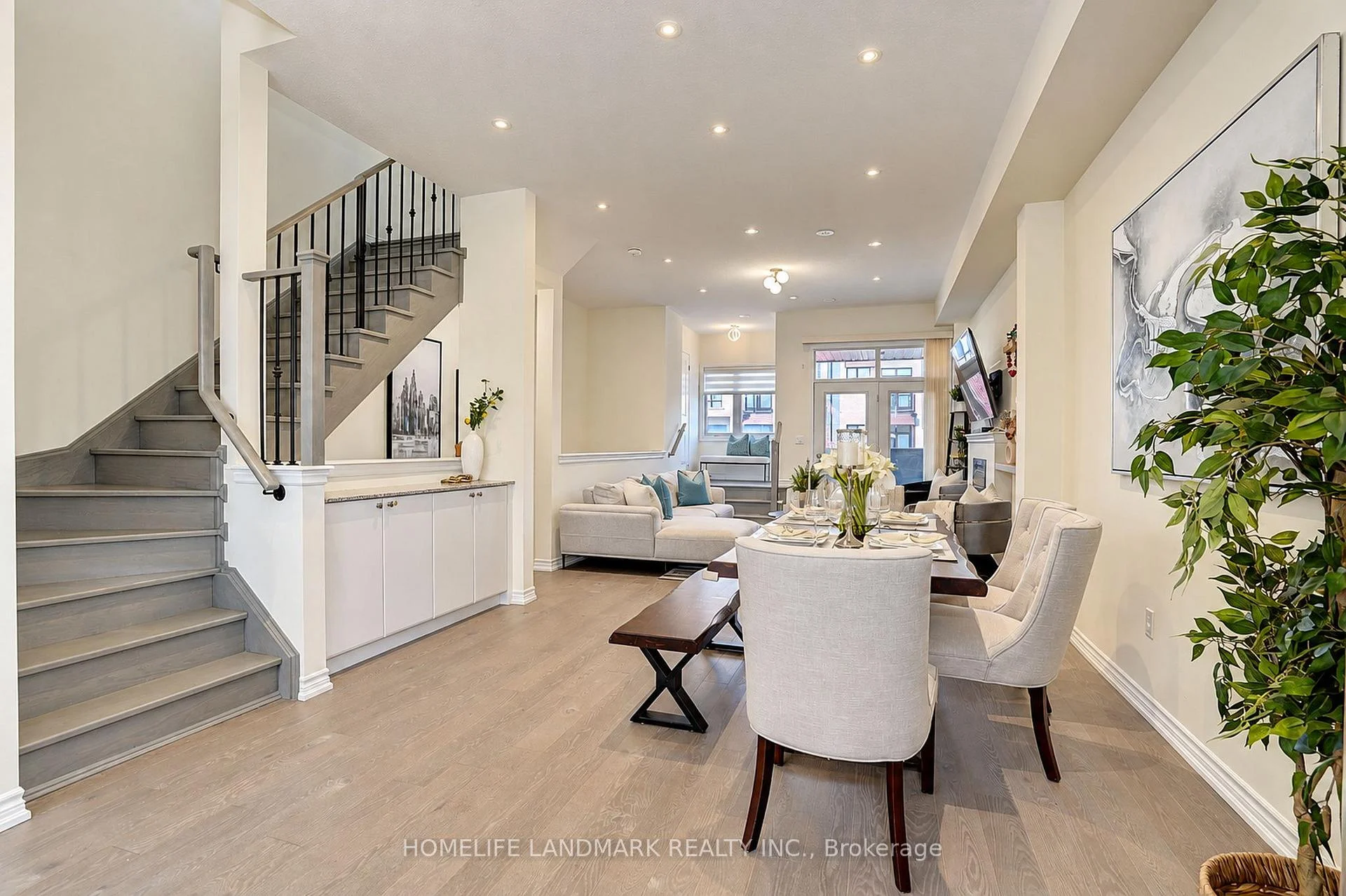 Photo 11 of 41 Golden Trail, Vaughan, Patterson — HOMEH