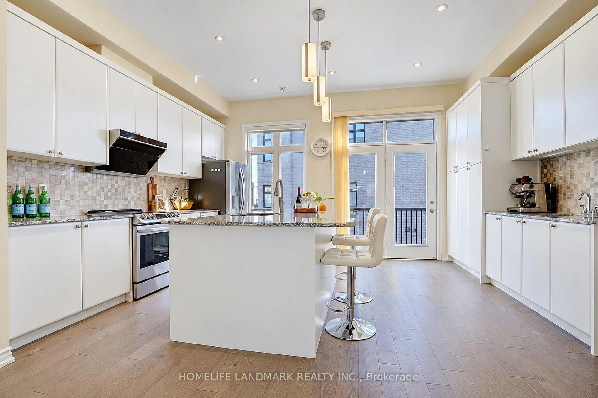 Photo 14 of 41 Golden Trail, Vaughan, Patterson — HOMEH