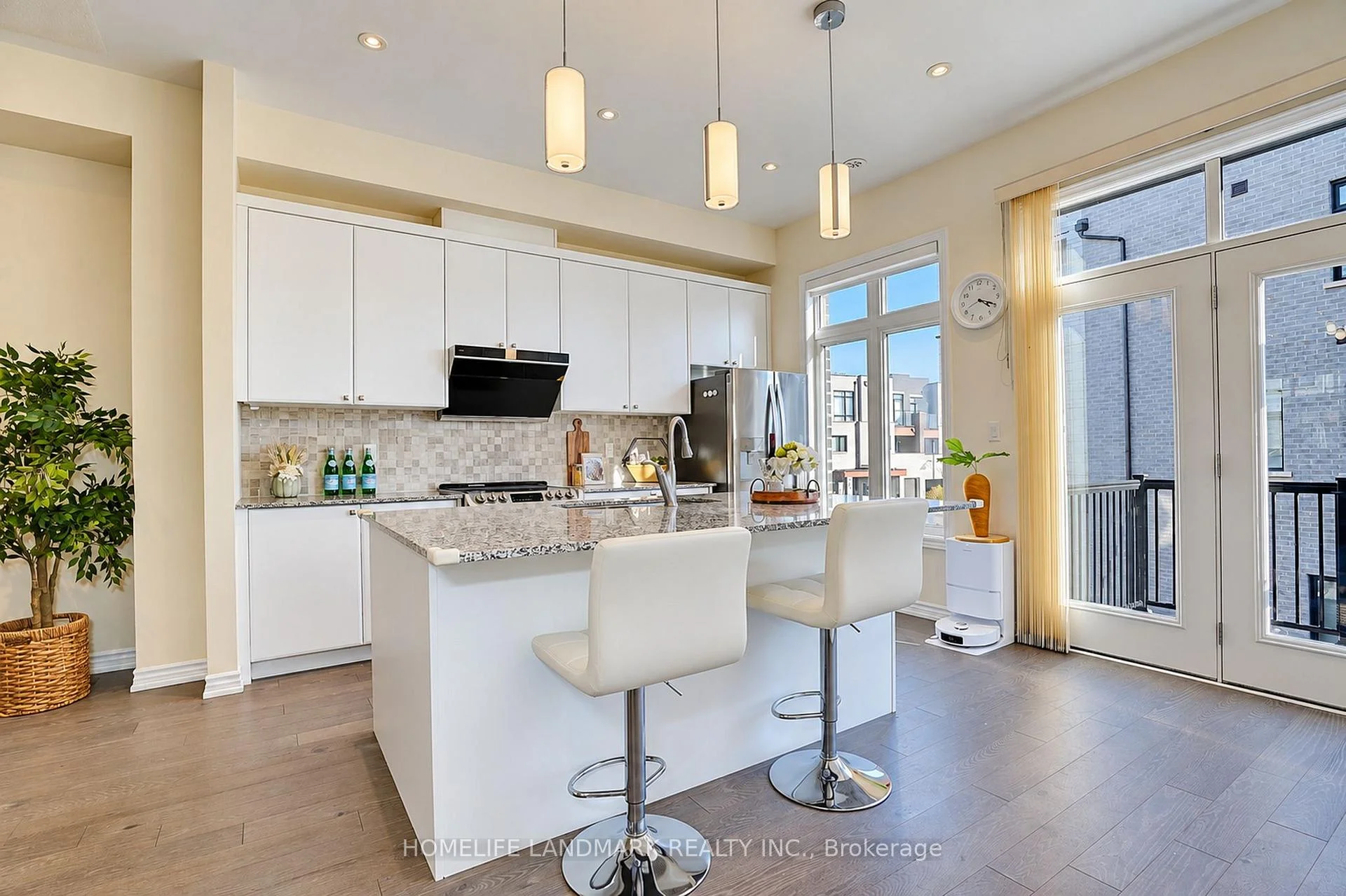 Photo 17 of 41 Golden Trail, Vaughan, Patterson — HOMEH