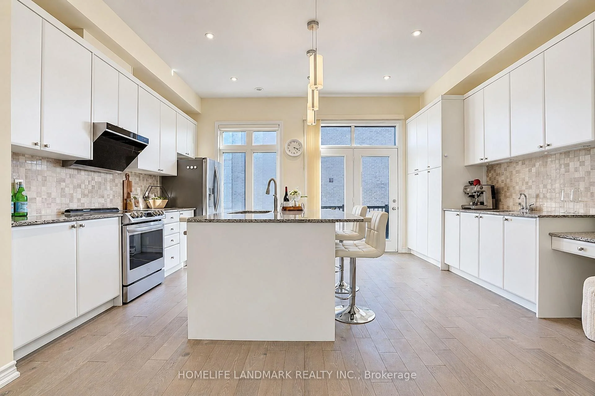Photo 20 of 41 Golden Trail, Vaughan, Patterson — HOMEH