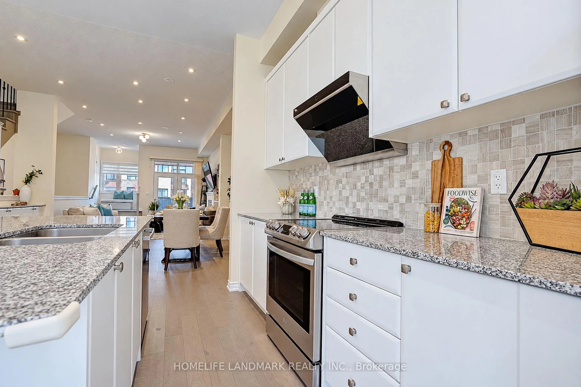 Photo 22 of 41 Golden Trail, Vaughan, Patterson — HOMEH