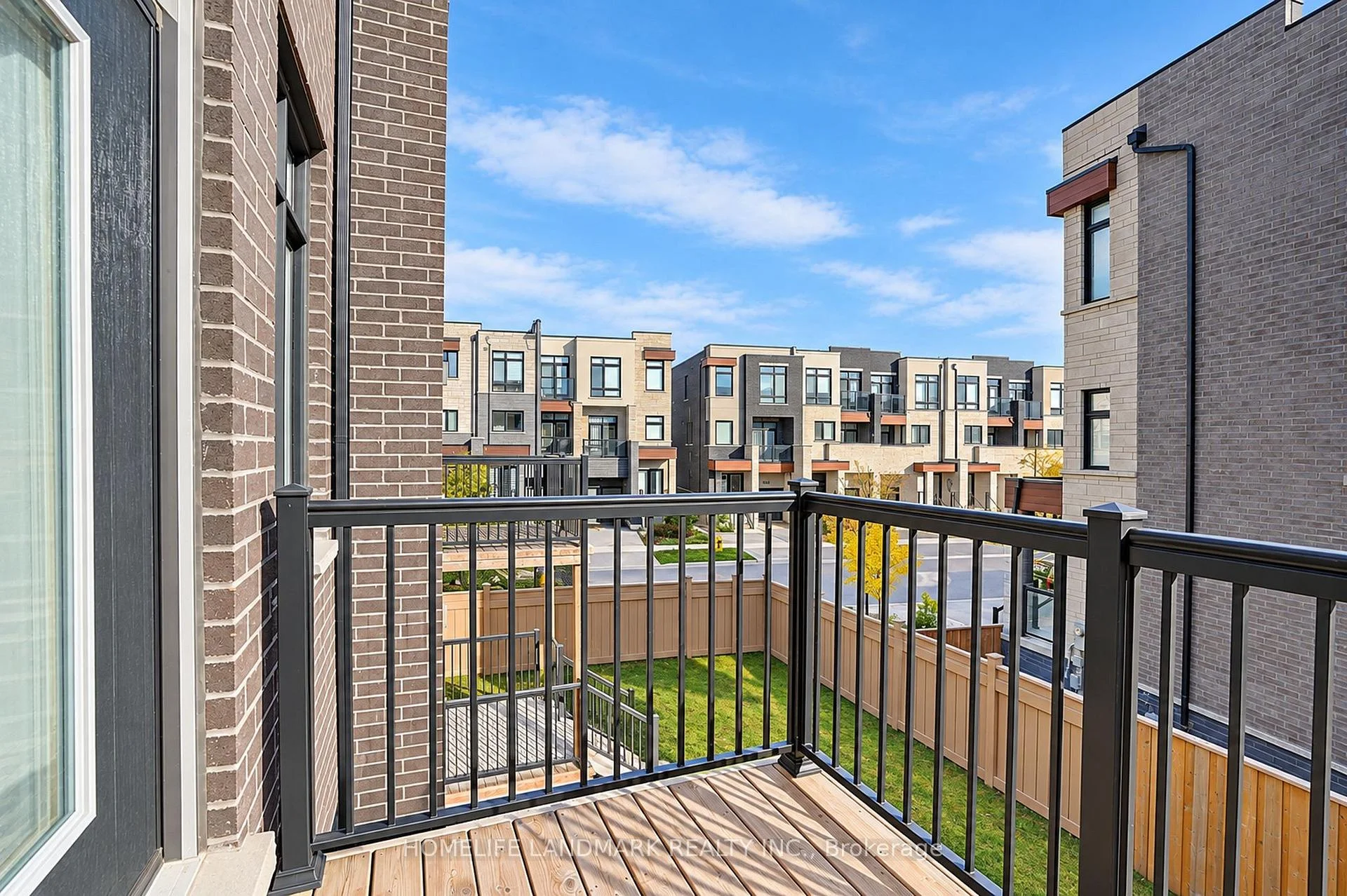Photo 23 of 41 Golden Trail, Vaughan, Patterson — HOMEH