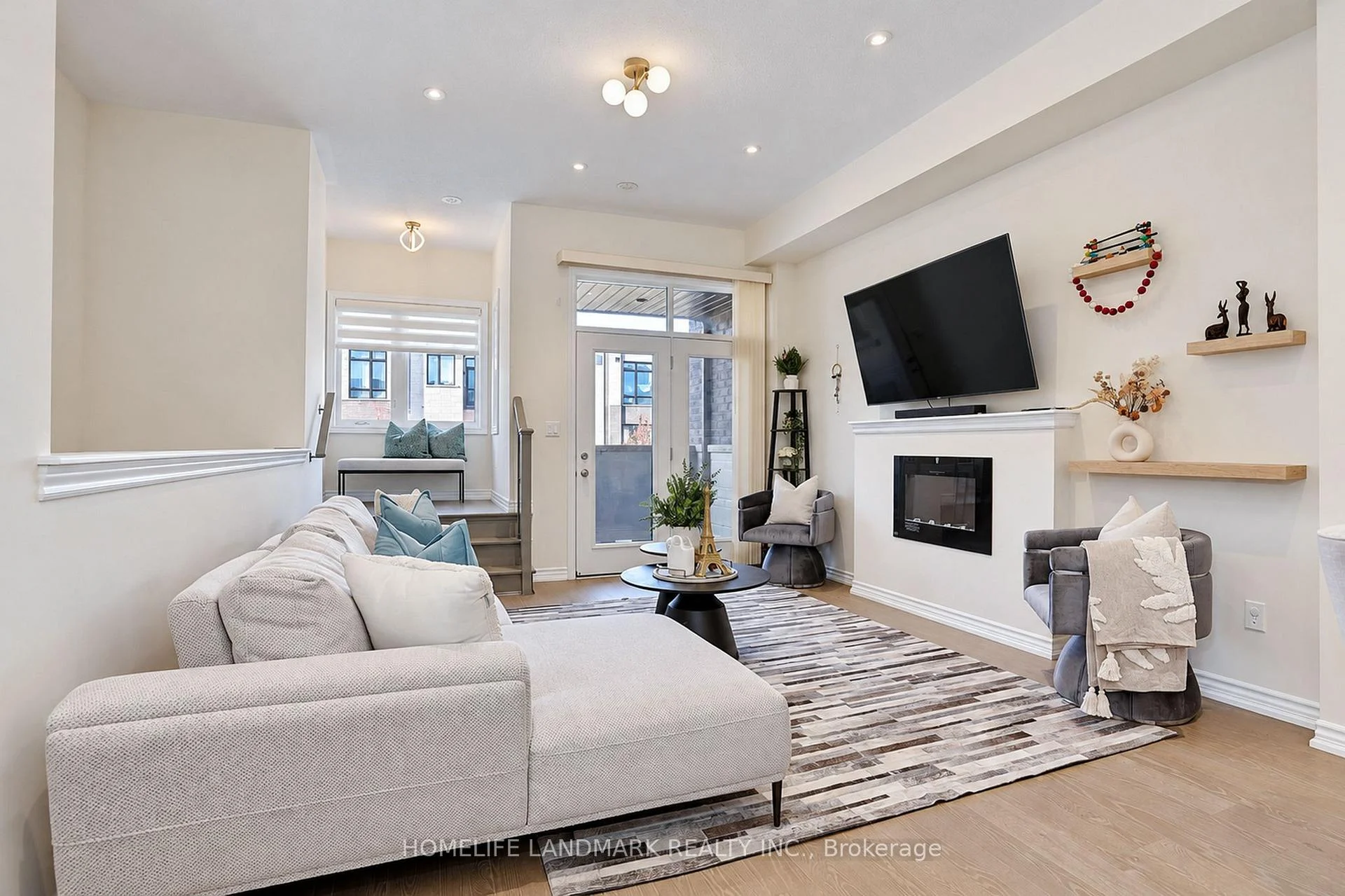 Photo 24 of 41 Golden Trail, Vaughan, Patterson — HOMEH