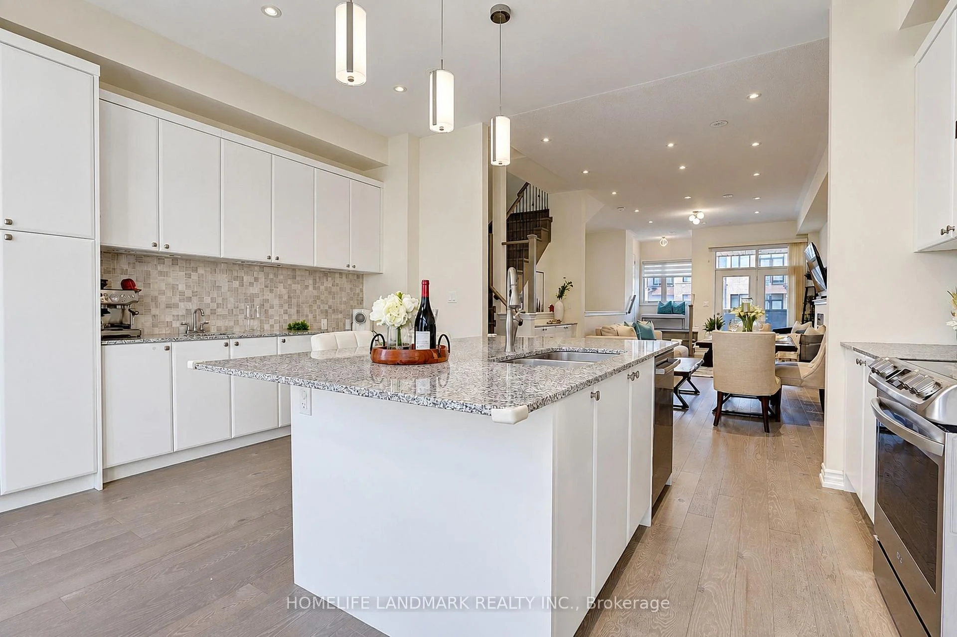 Photo 33 of 41 Golden Trail, Vaughan, Patterson — HOMEH