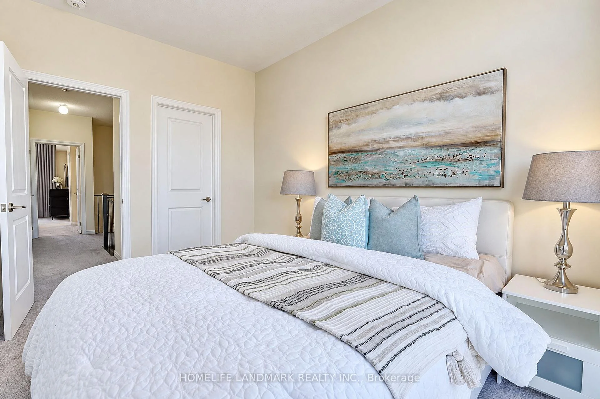 Photo 43 of 41 Golden Trail, Vaughan, Patterson — HOMEH